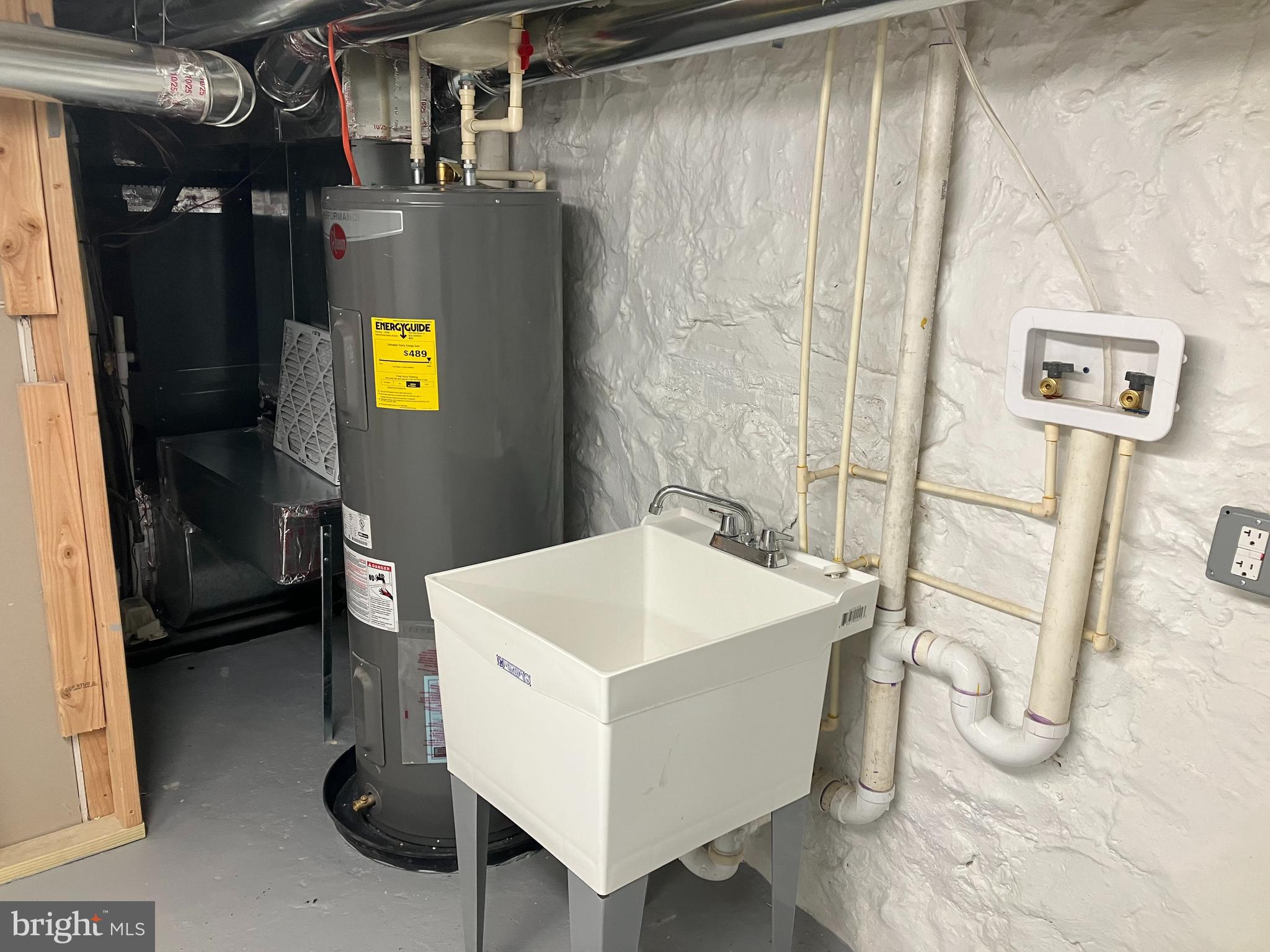 FOUR BY FOUR - Residential