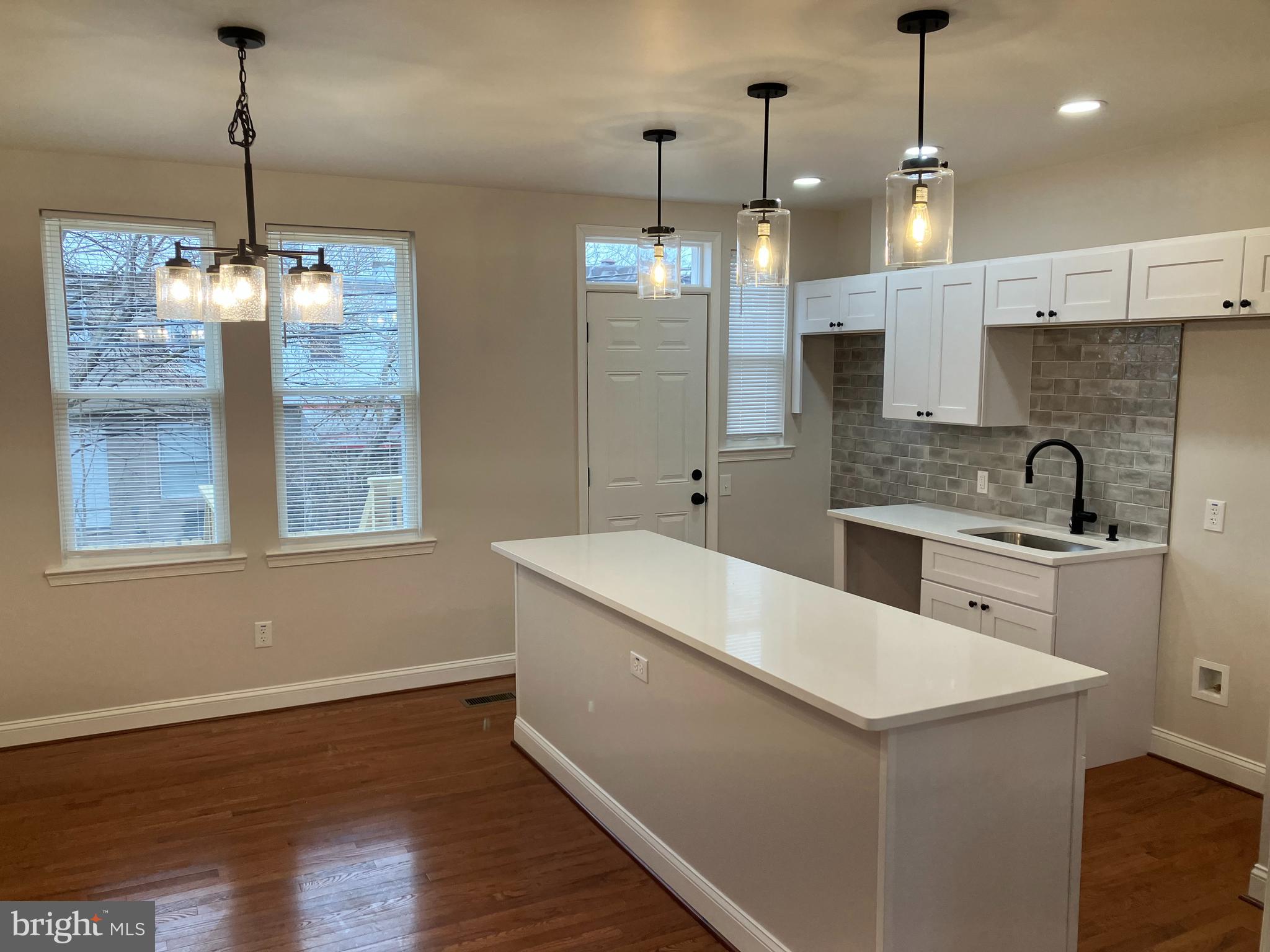 FOUR BY FOUR - Residential