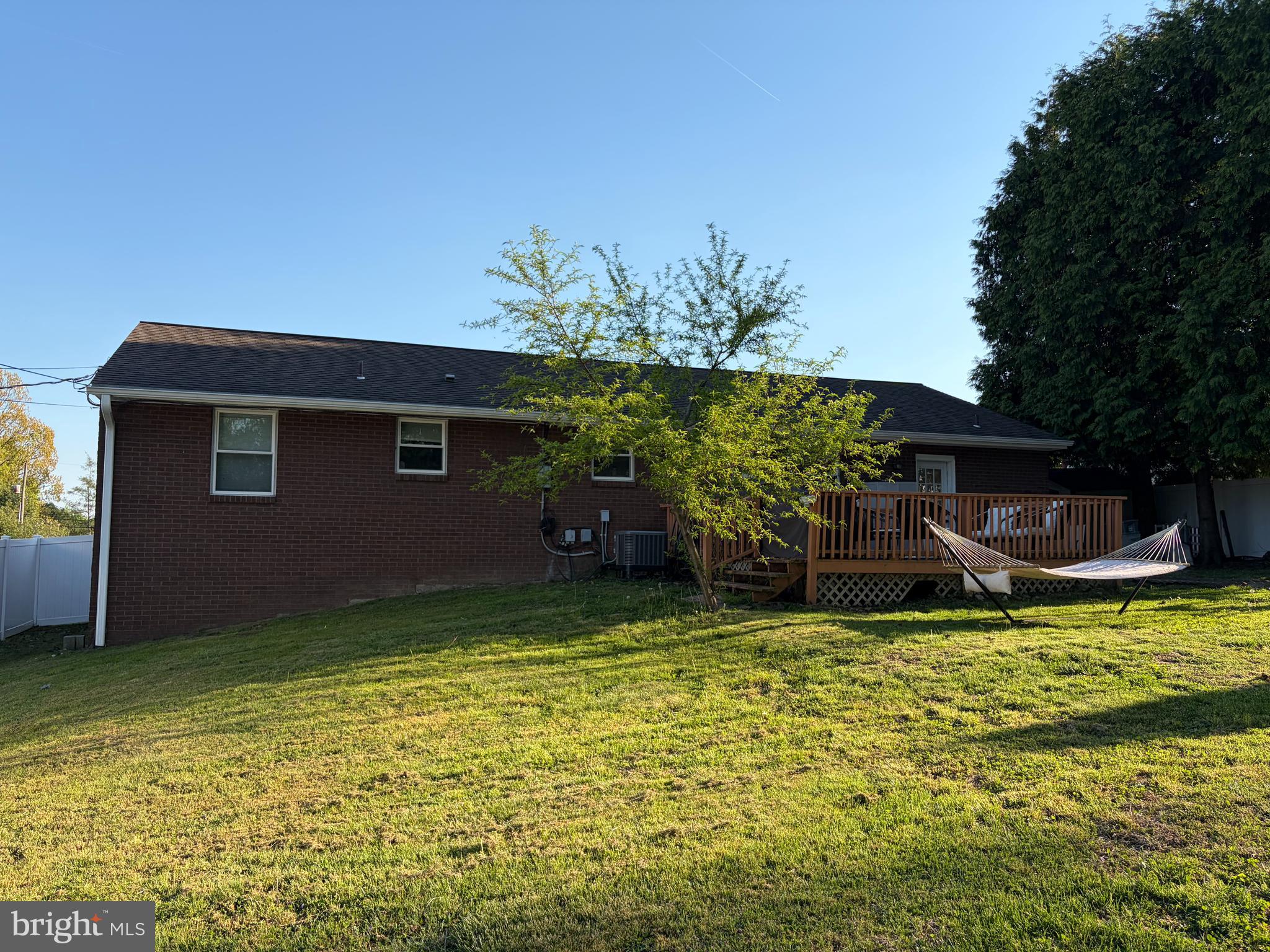 825 DARBY LANE