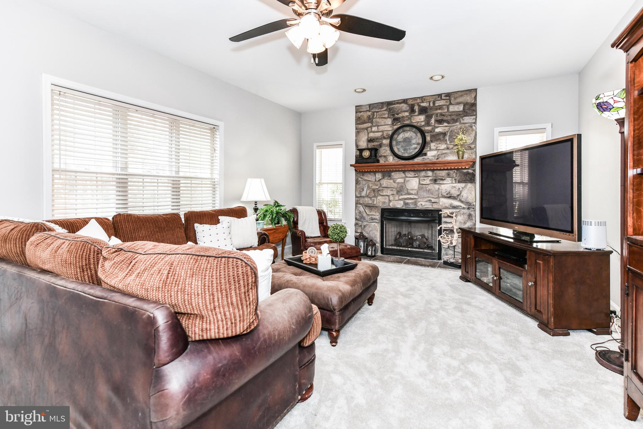 ASHBURN FARM - Residential