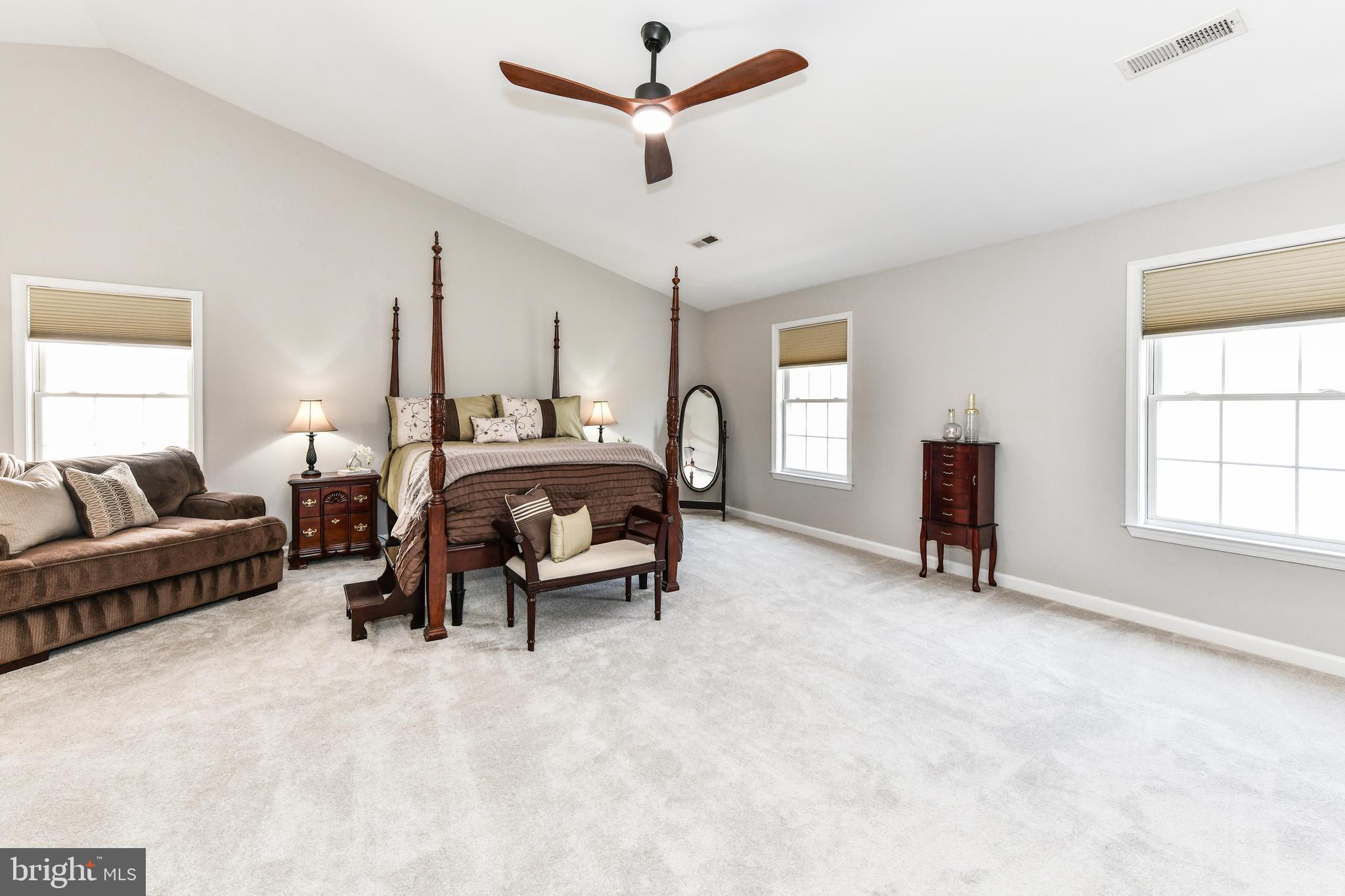 ASHBURN FARM - Residential