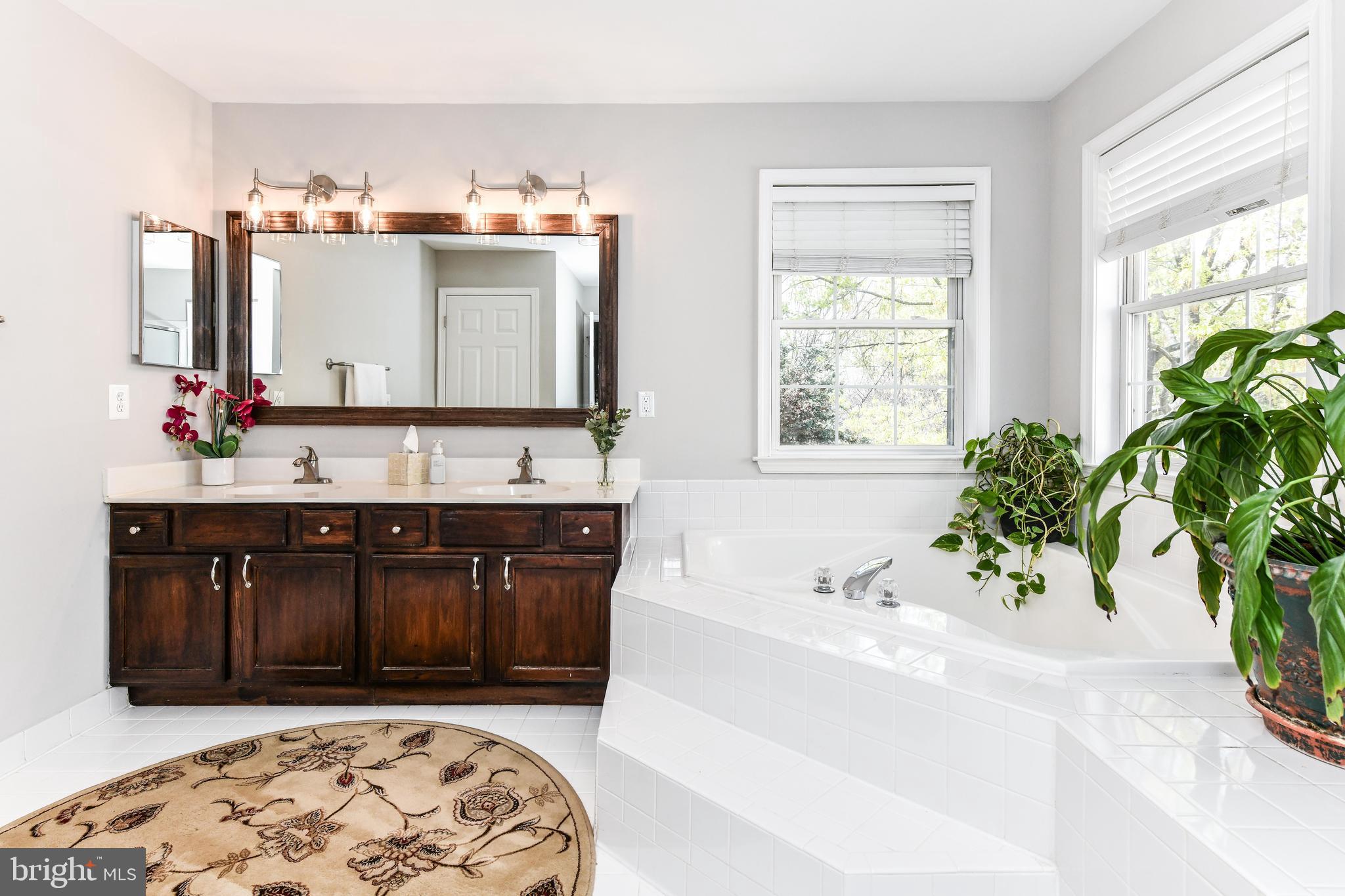 ASHBURN FARM - Residential