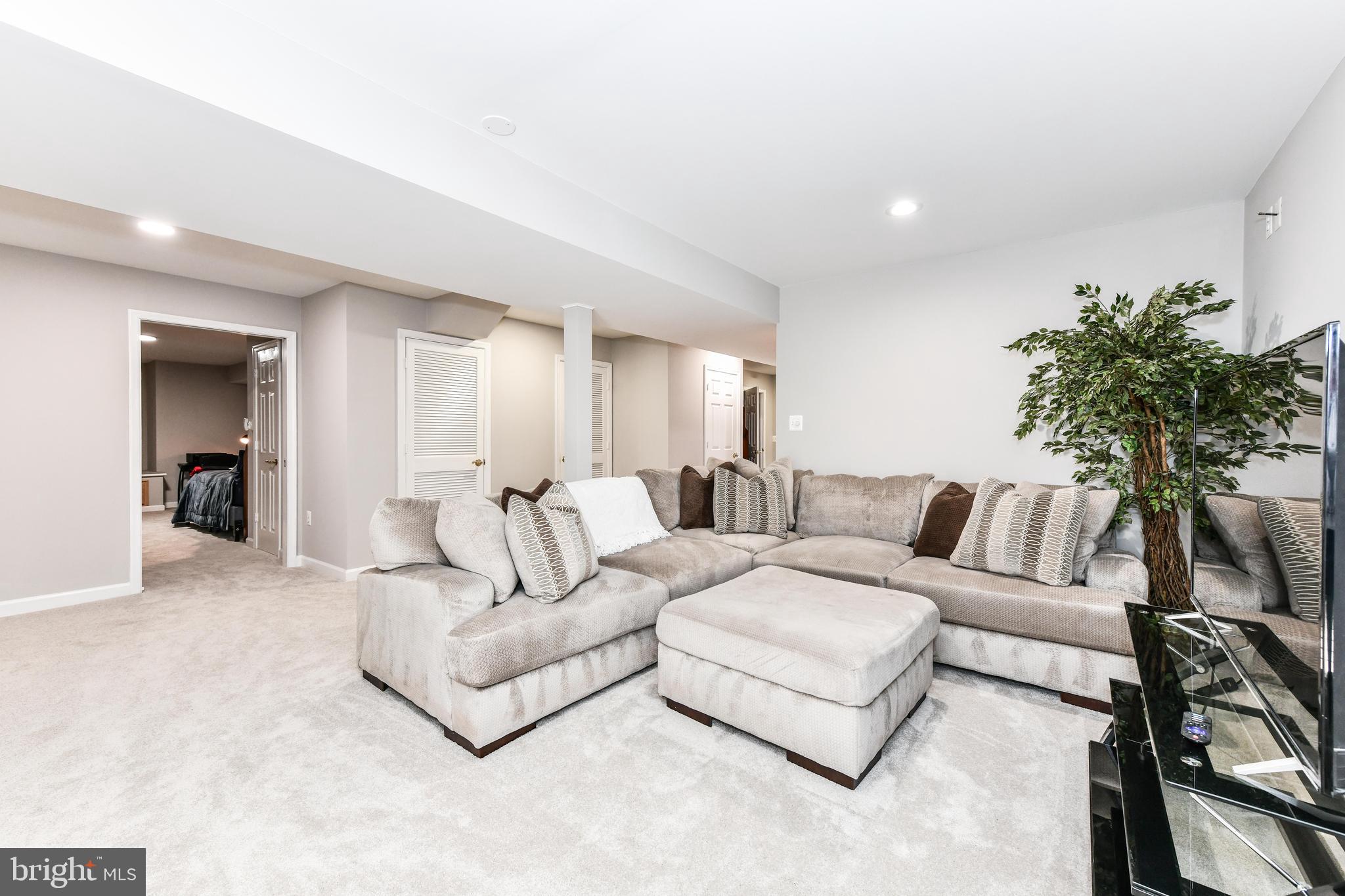 ASHBURN FARM - Residential