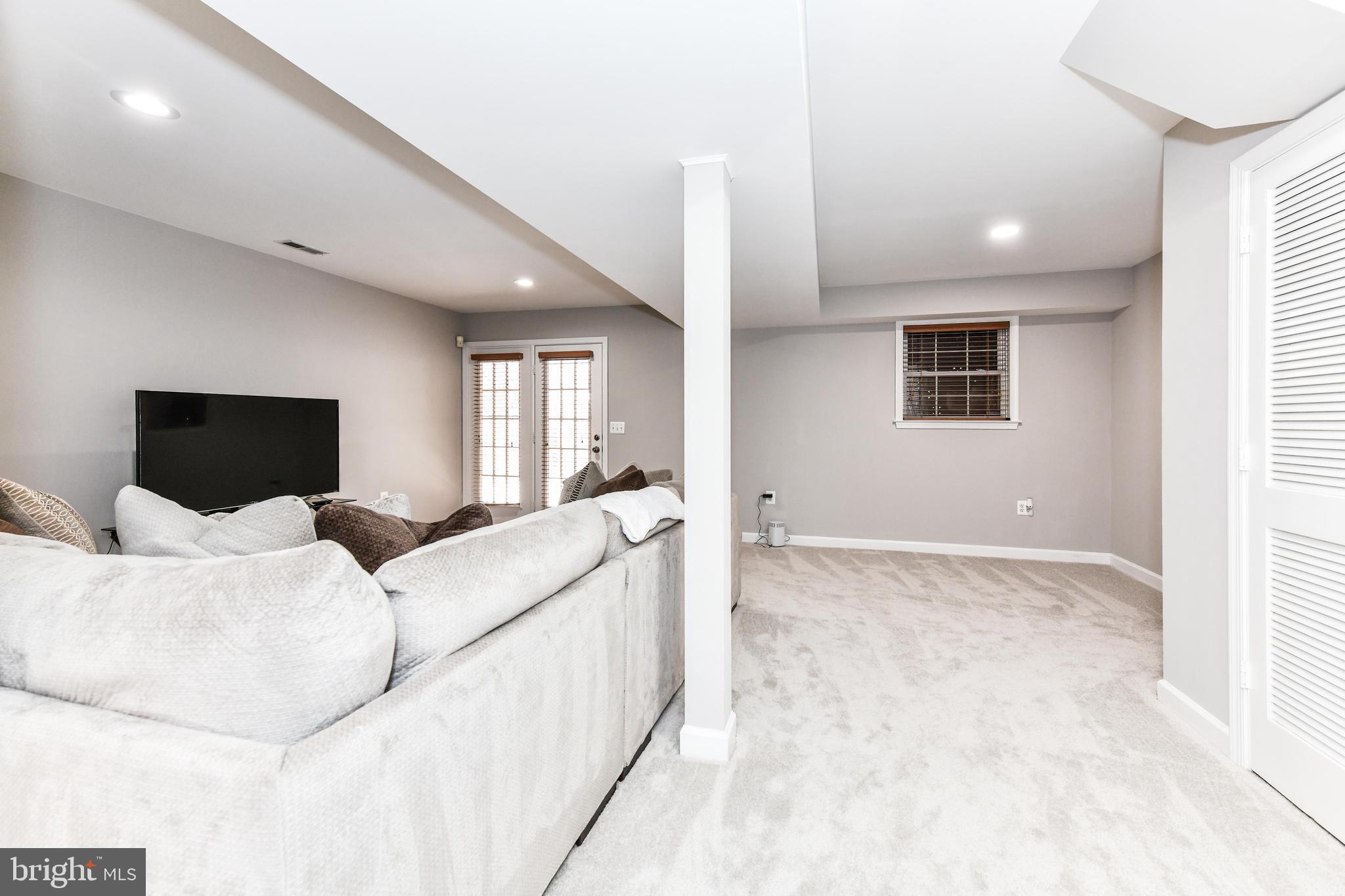 ASHBURN FARM - Residential