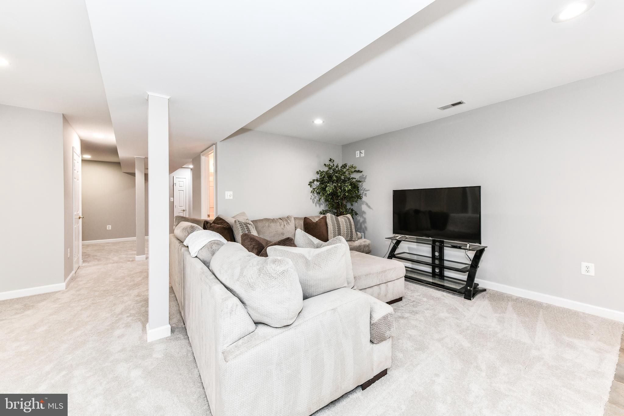 ASHBURN FARM - Residential