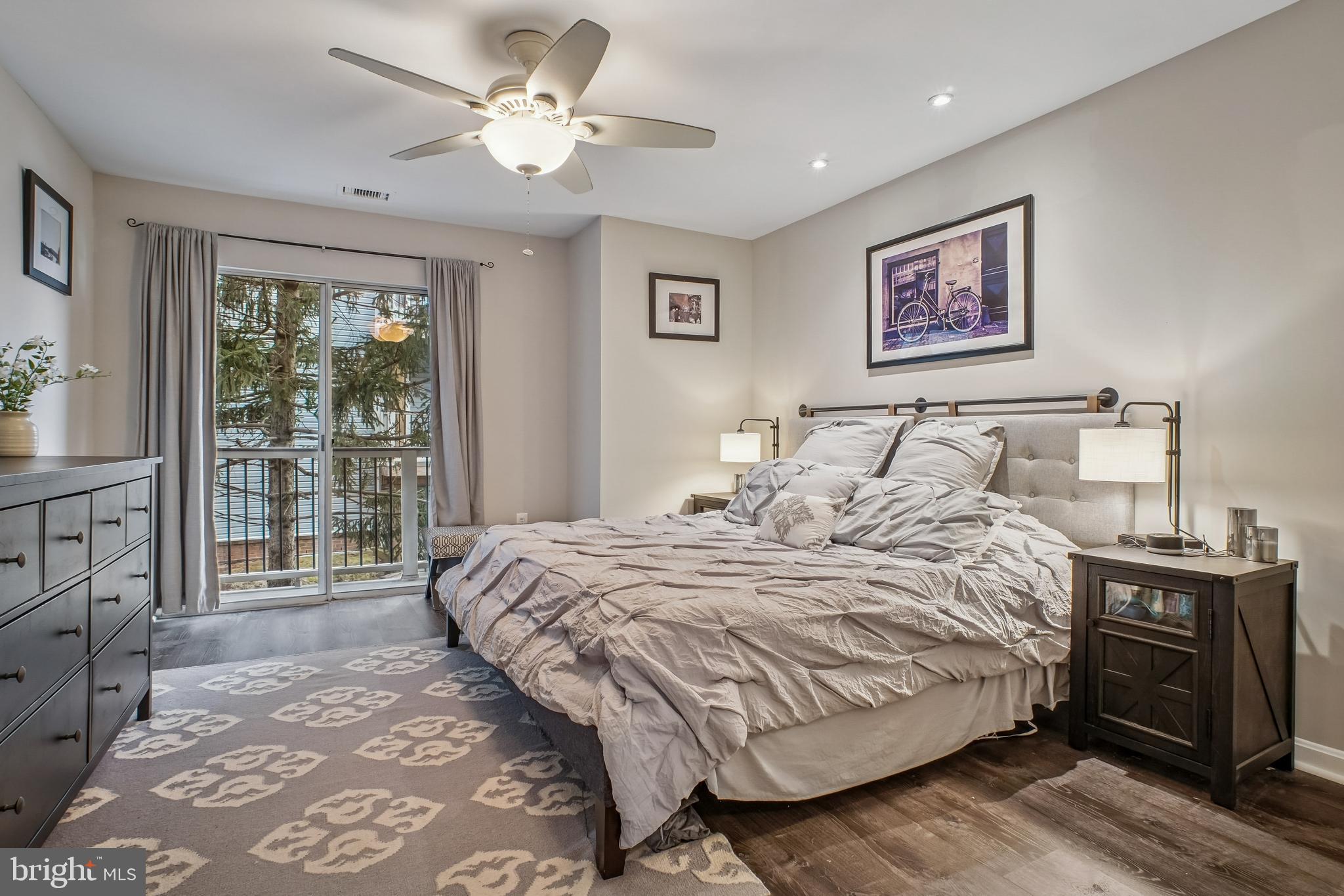 ASHBURN VILLAGE - Residential