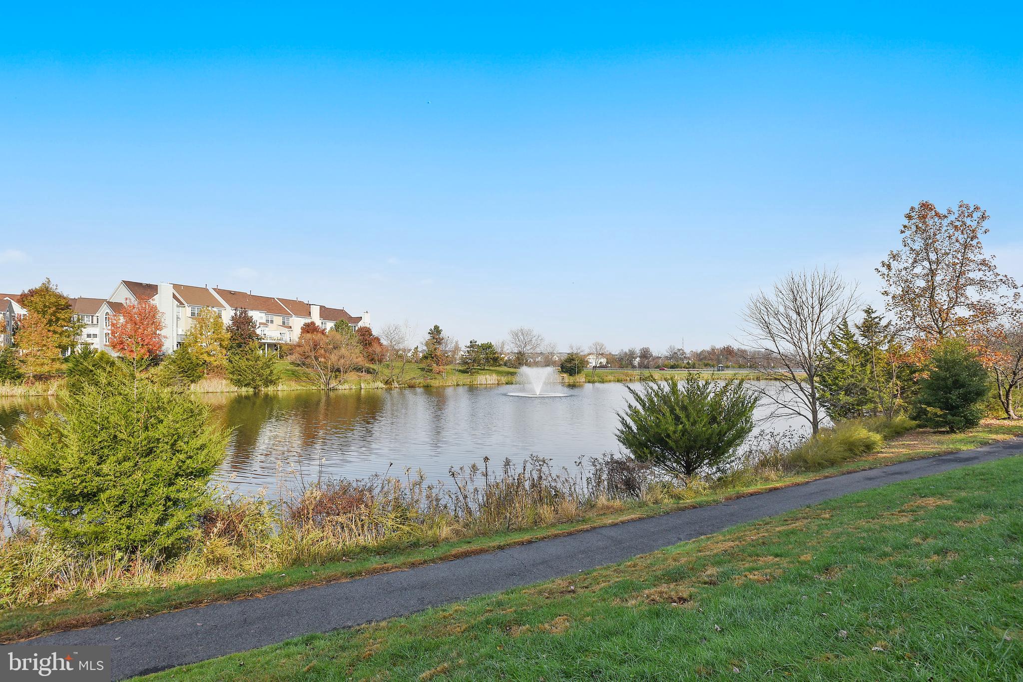 ASHBURN VILLAGE - Residential