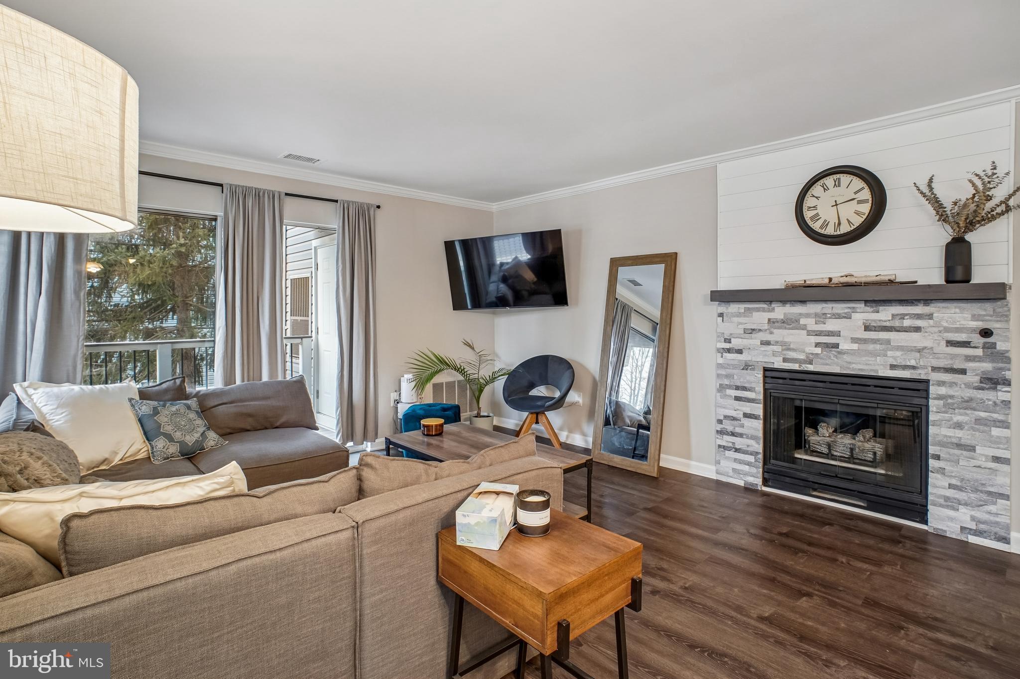 ASHBURN VILLAGE - Residential