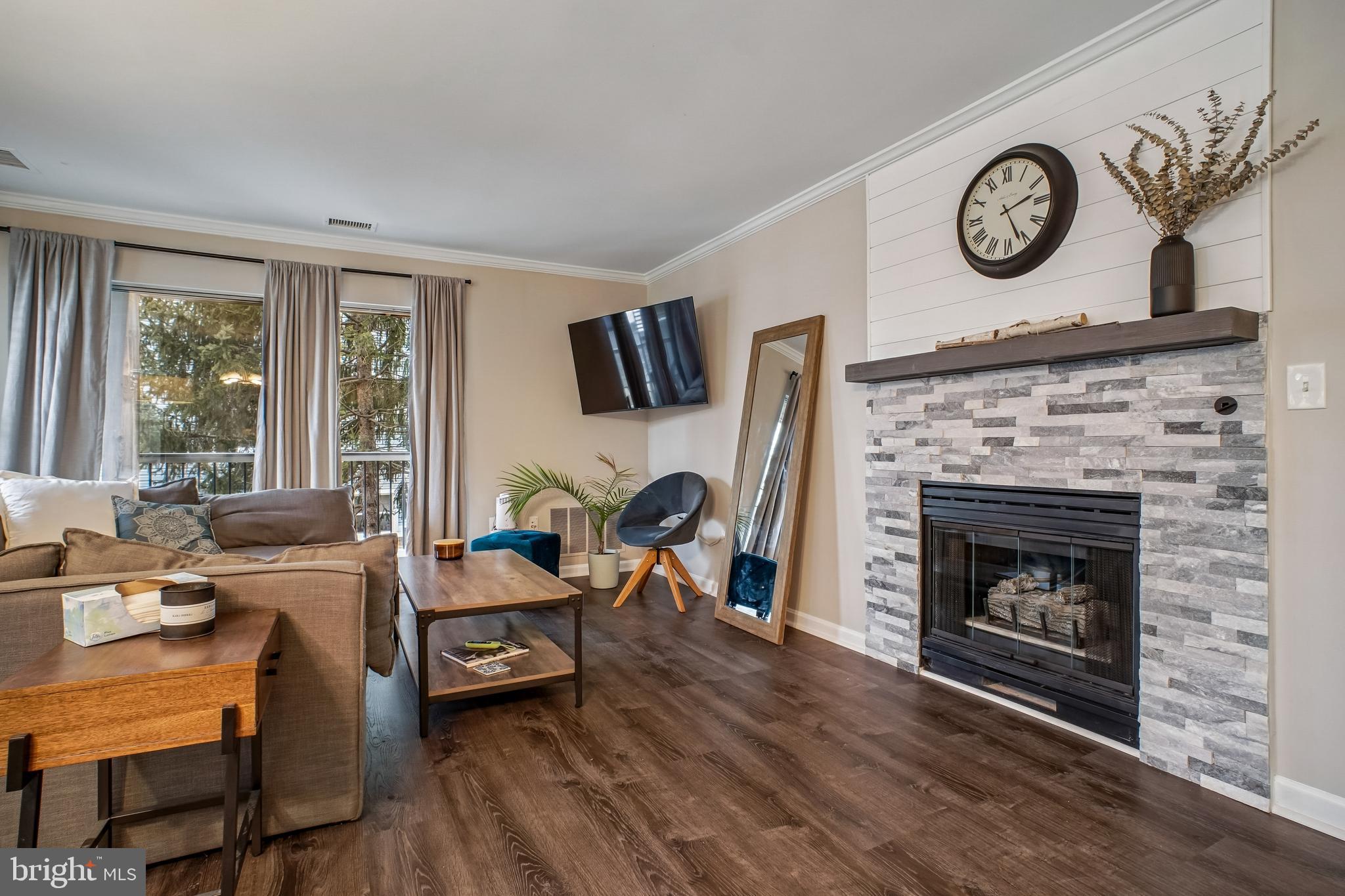 ASHBURN VILLAGE - Residential