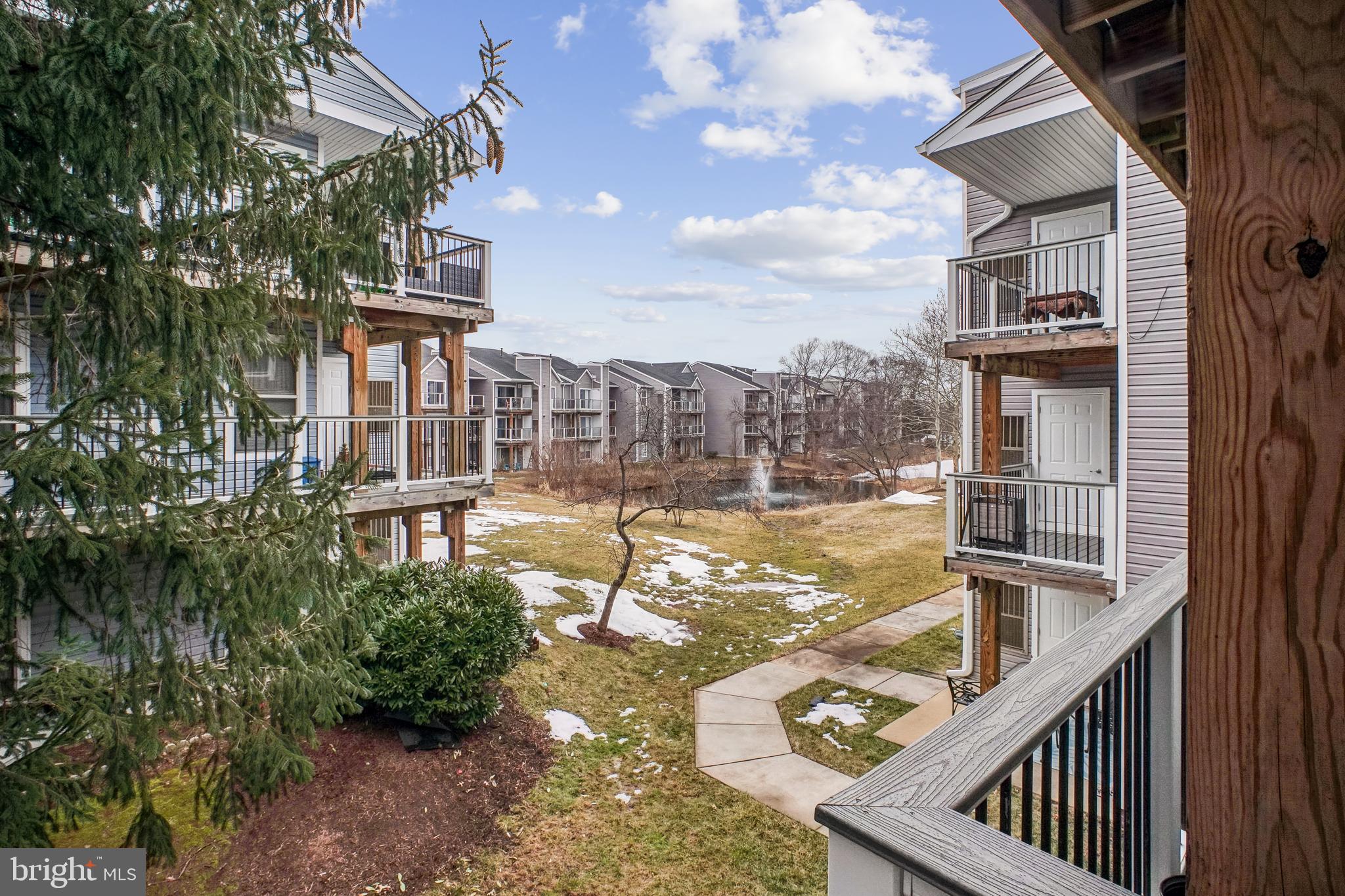 ASHBURN VILLAGE - Residential