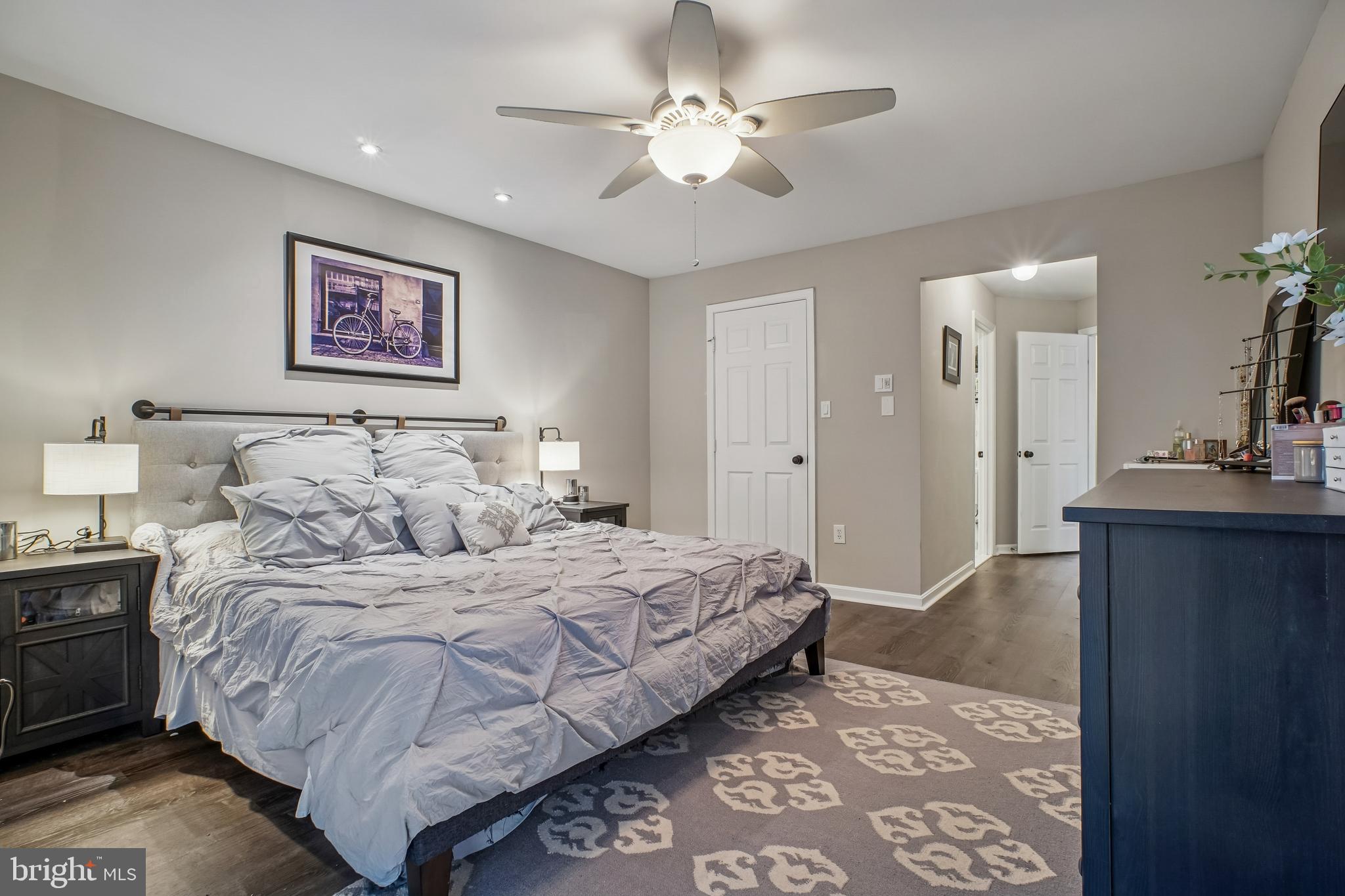 ASHBURN VILLAGE - Residential