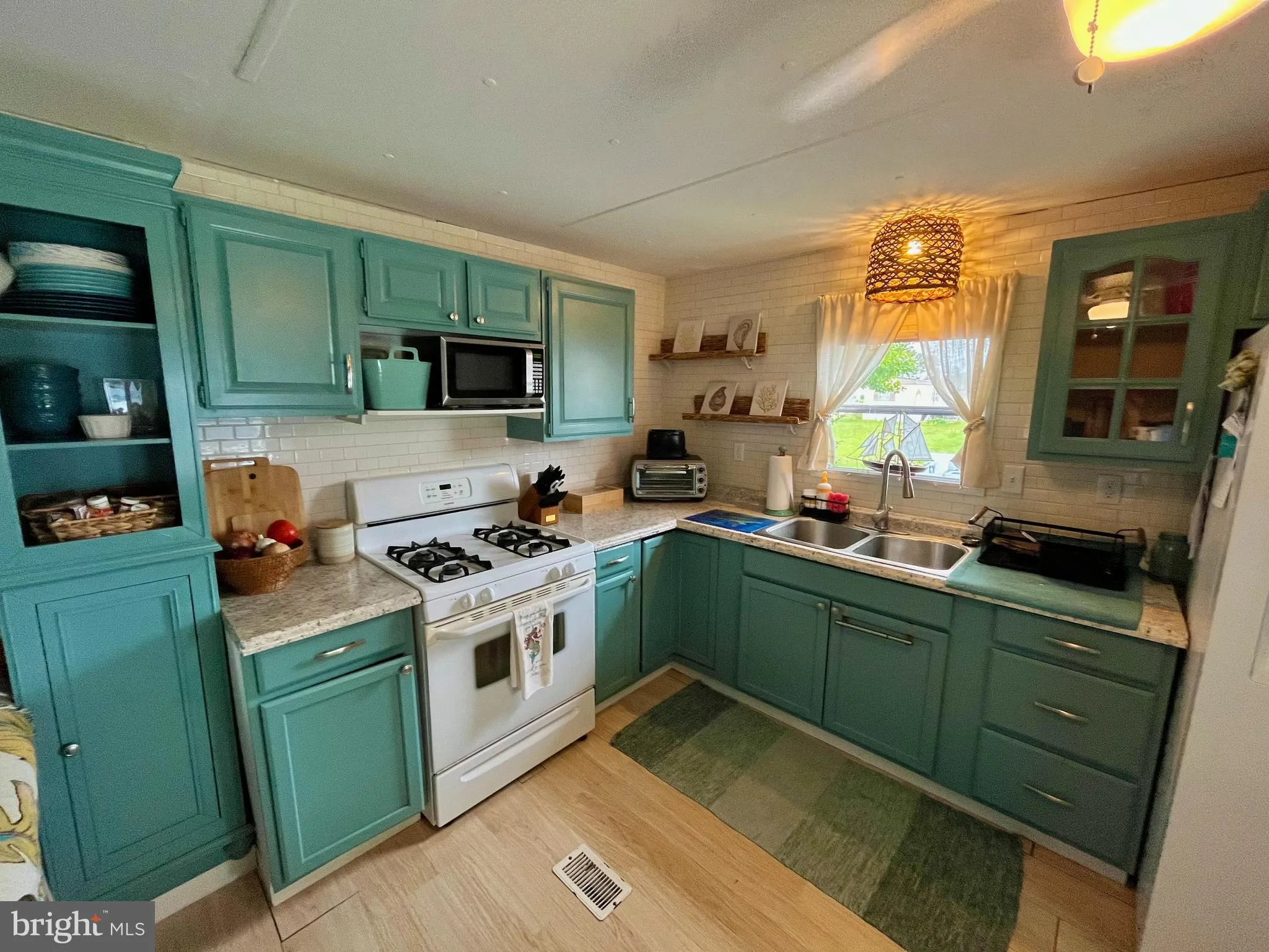 Ocean View, Delaware 19970, United States, 2 Bedrooms Bedrooms, ,1 BathroomBathrooms,Residential,Active,130306