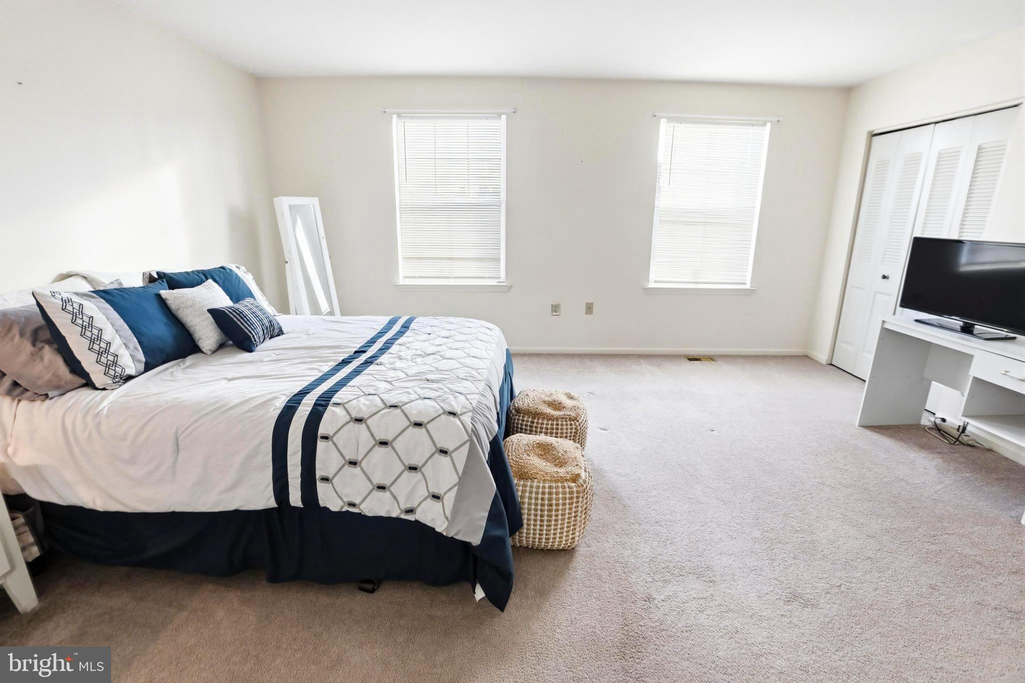 VILLAGE GREEN - Residential