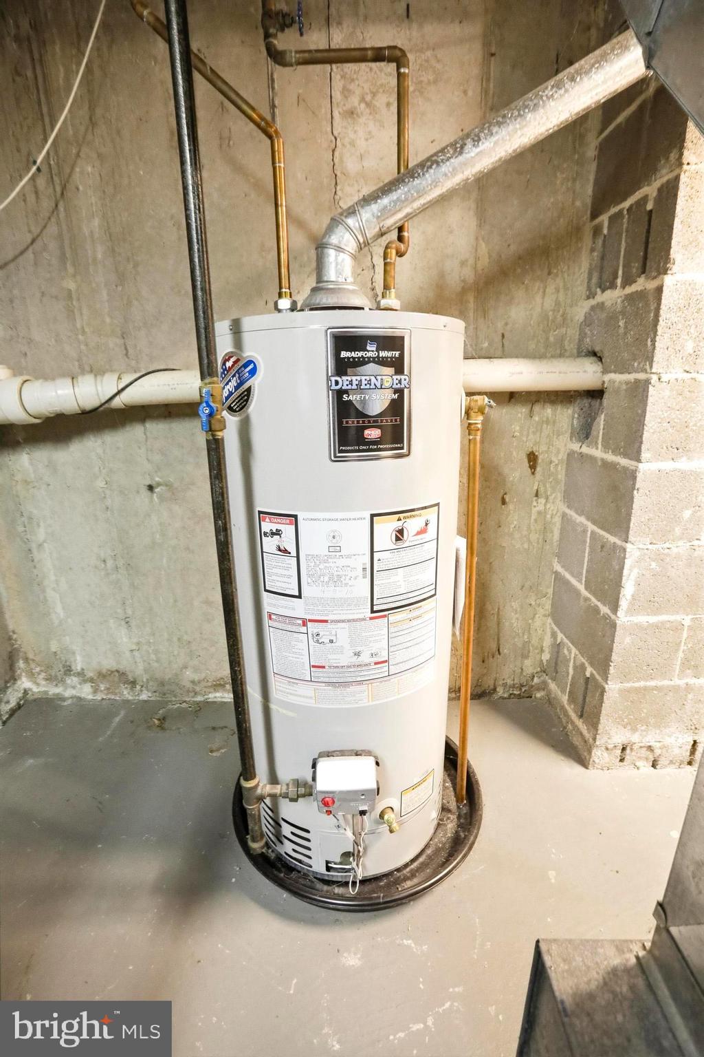 VILLAGE GREEN - Residential