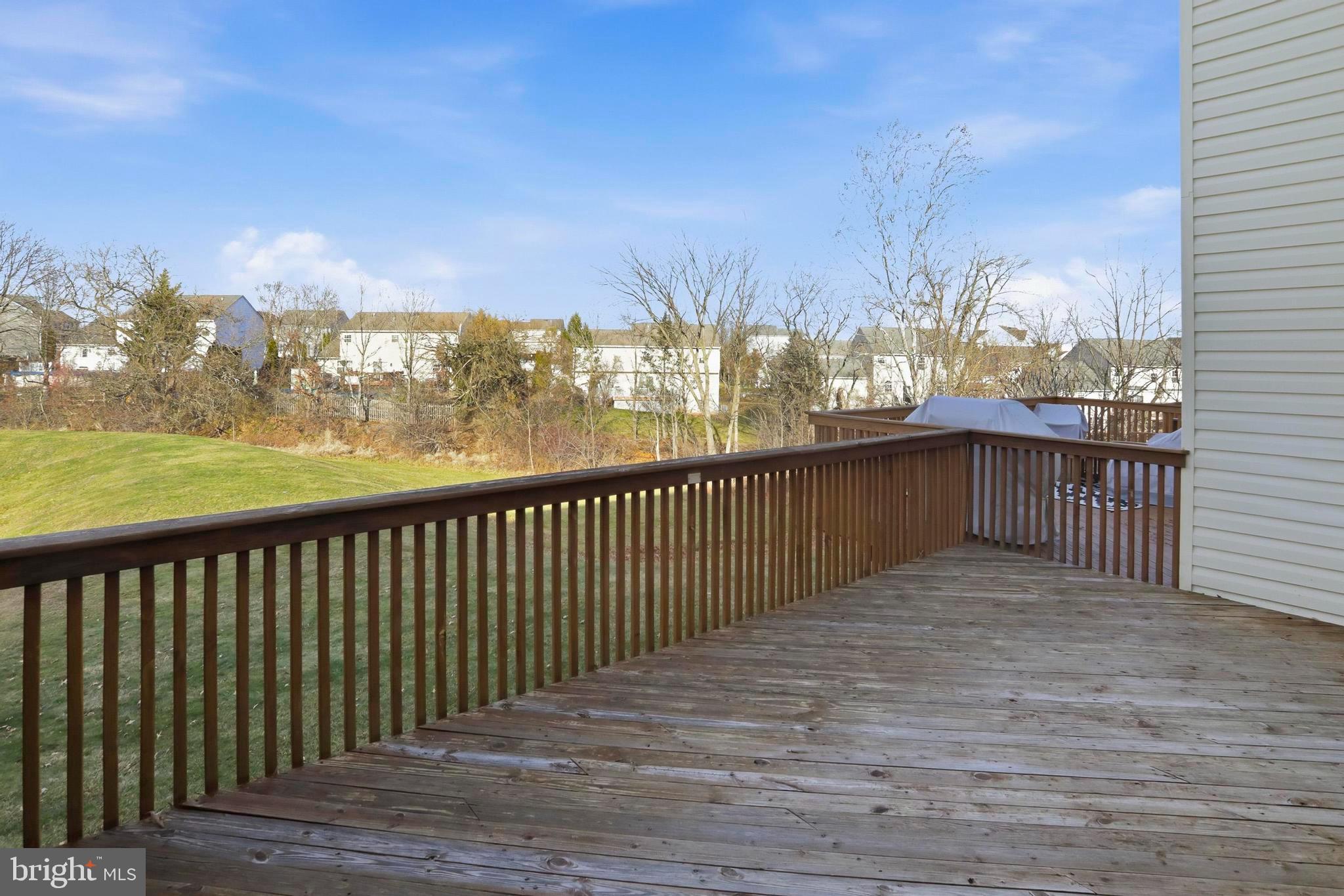 VILLAGE GREEN - Residential