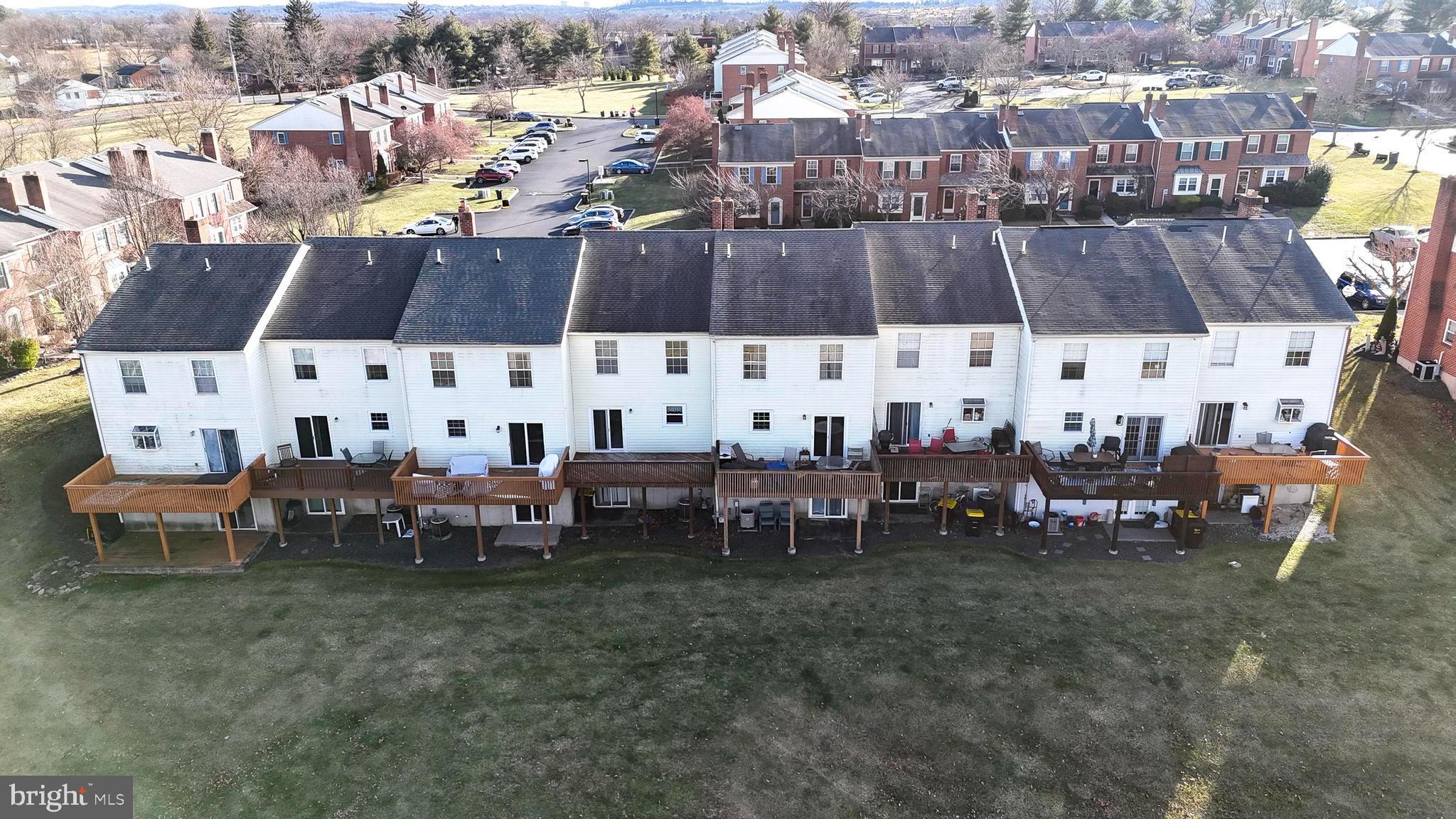 VILLAGE GREEN - Residential