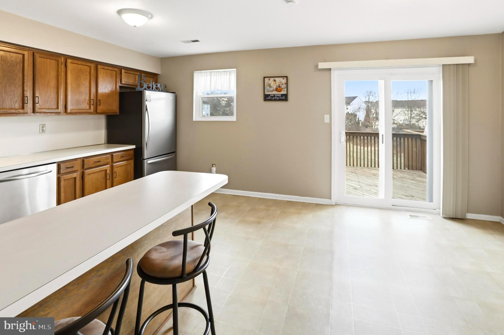 VILLAGE GREEN - Residential