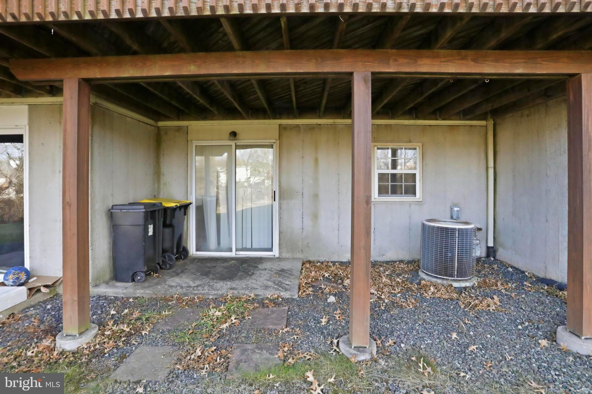 VILLAGE GREEN - Residential