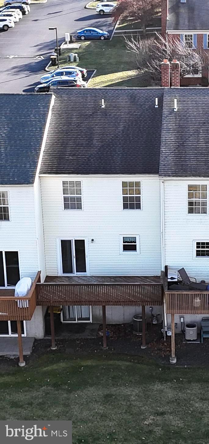 VILLAGE GREEN - Residential