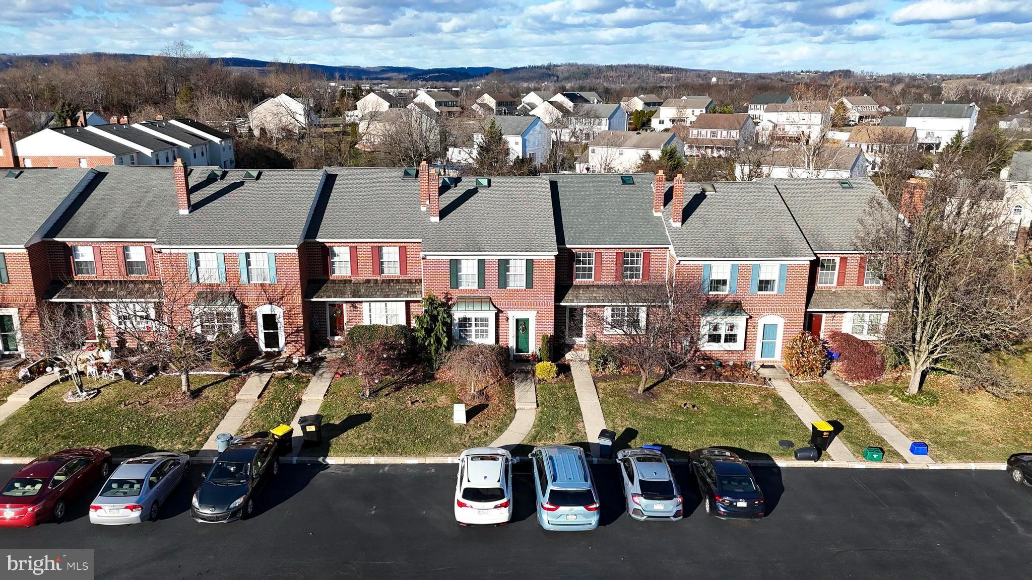 VILLAGE GREEN - Residential