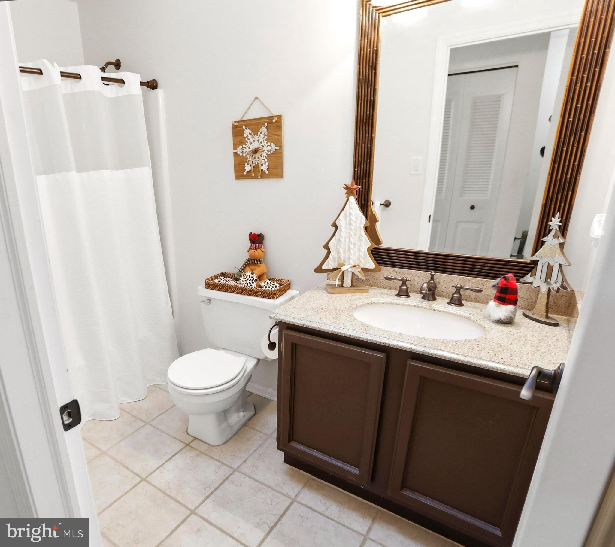 VILLAGE GREEN - Residential