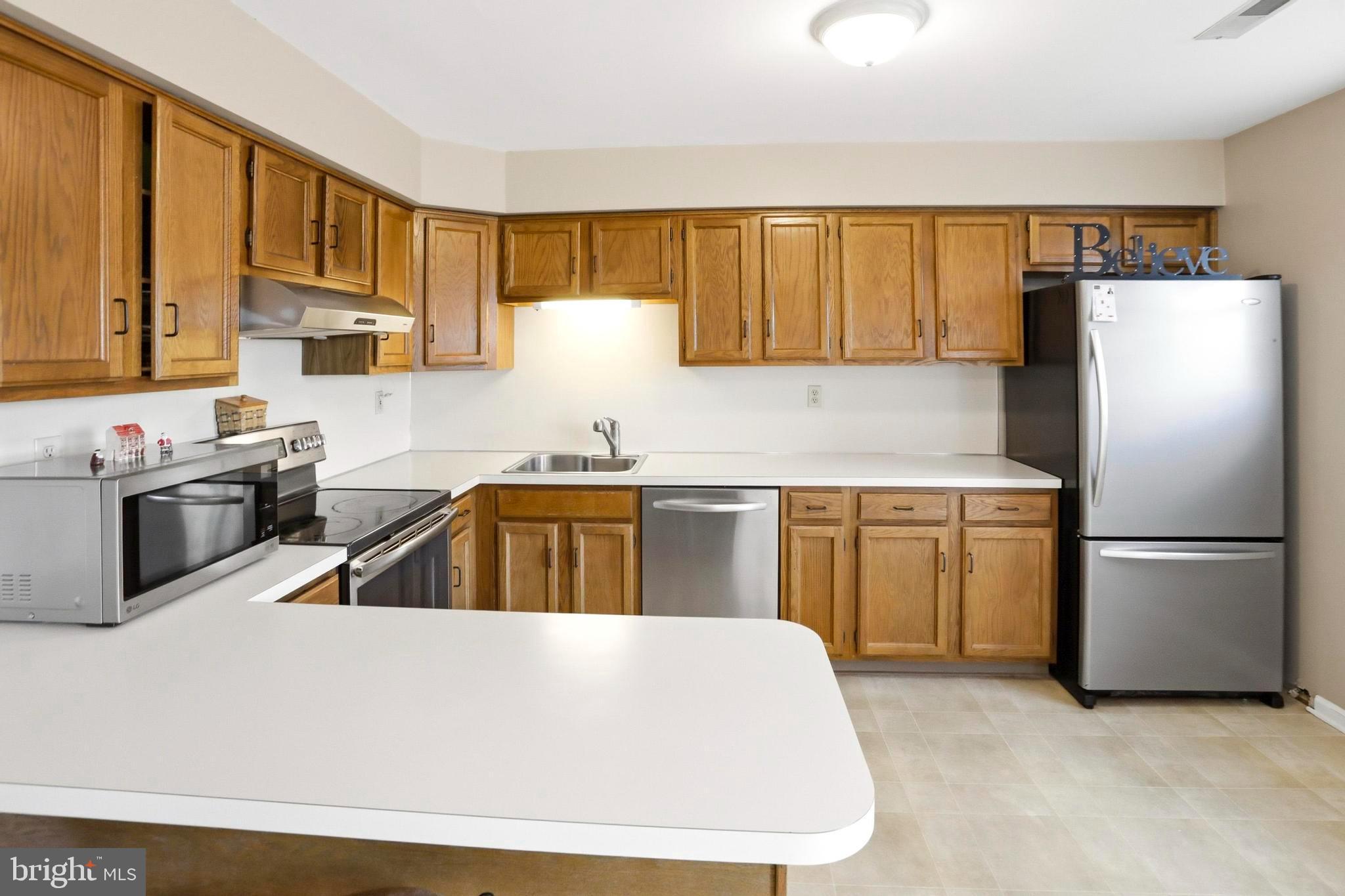 VILLAGE GREEN - Residential