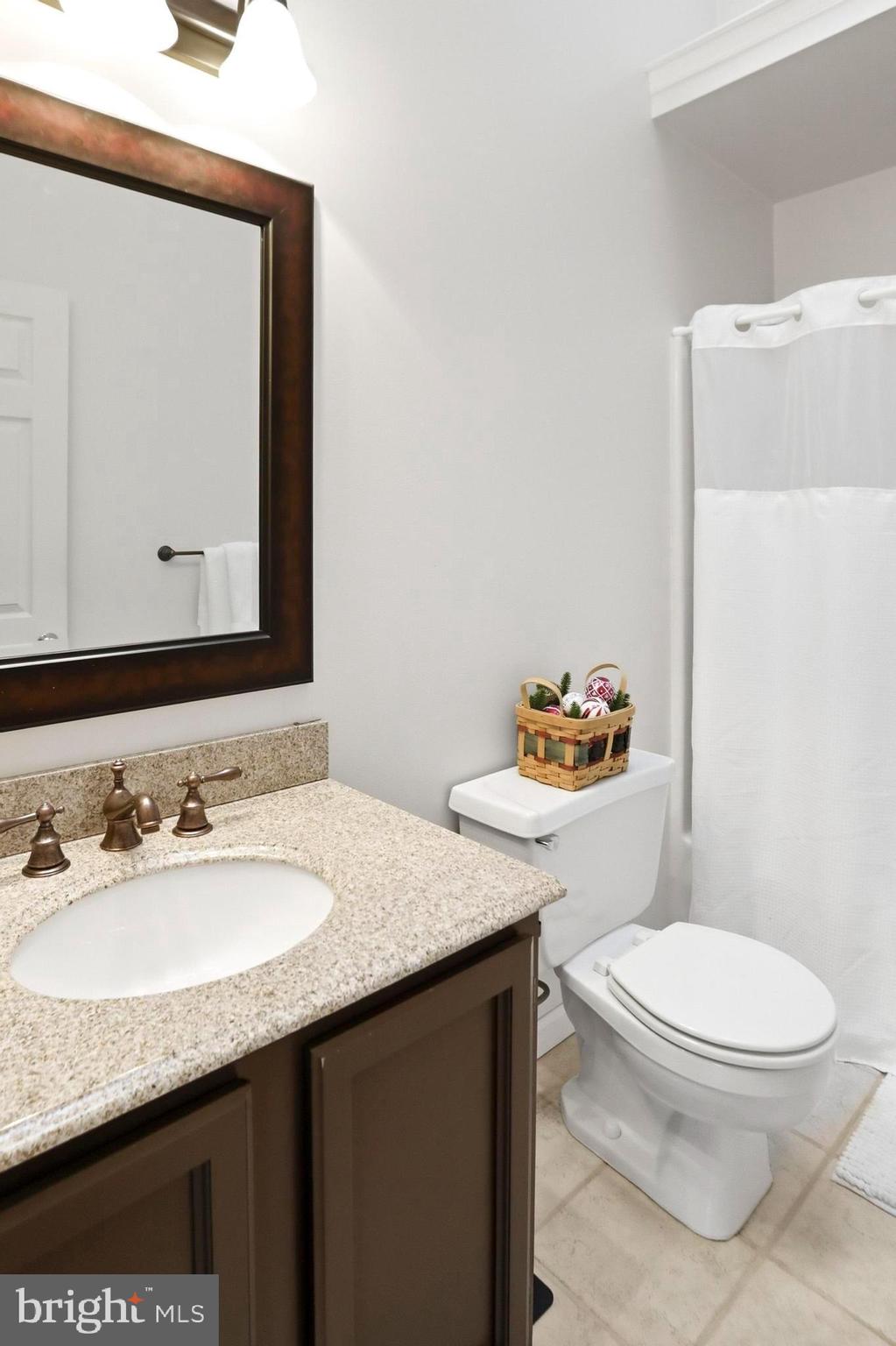 VILLAGE GREEN - Residential