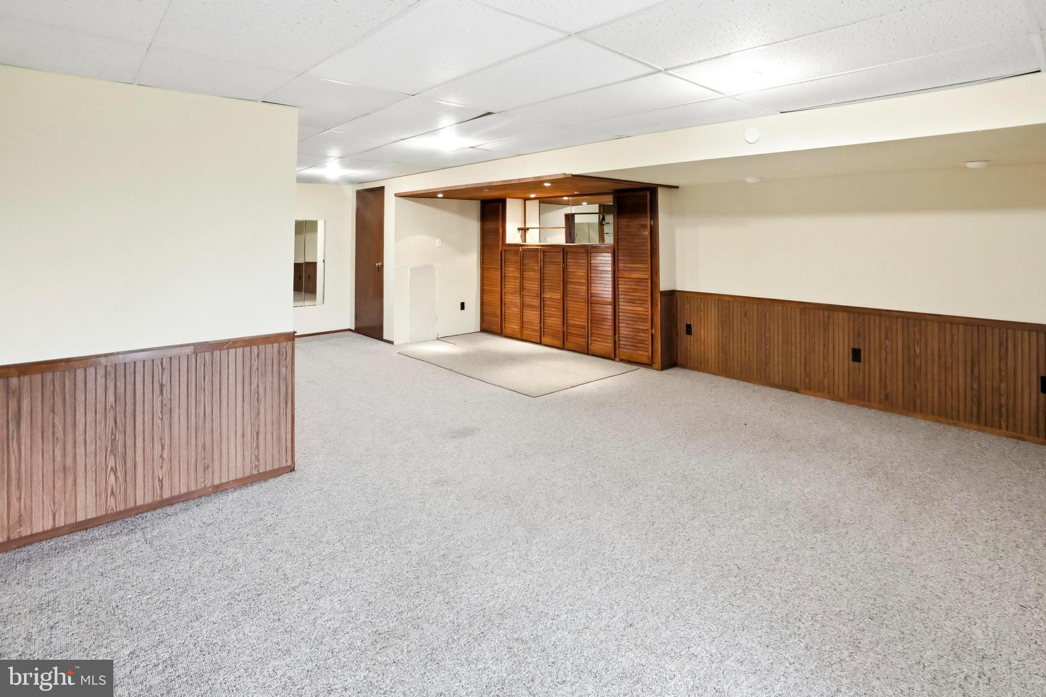 VILLAGE GREEN - Residential