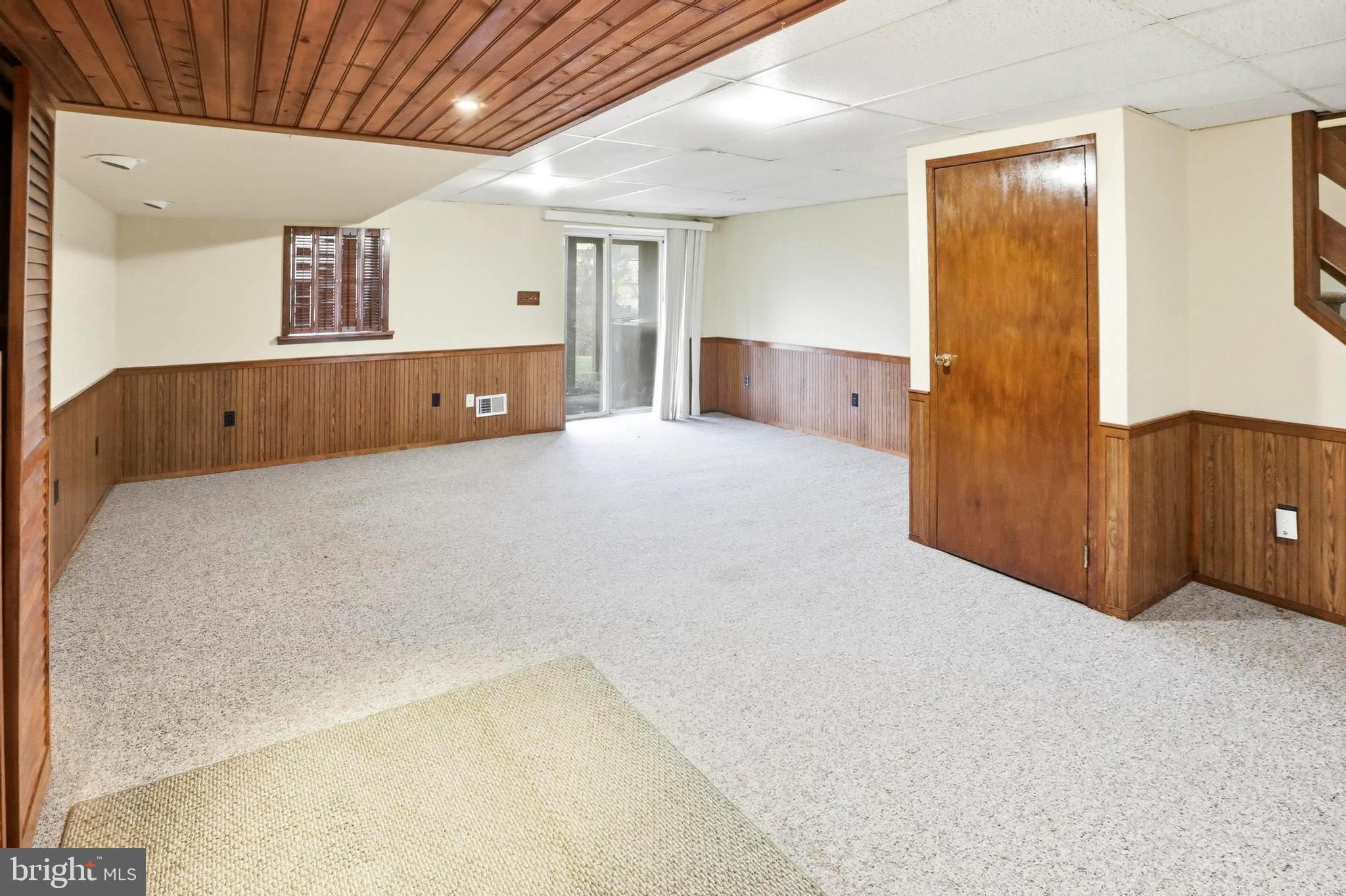 VILLAGE GREEN - Residential