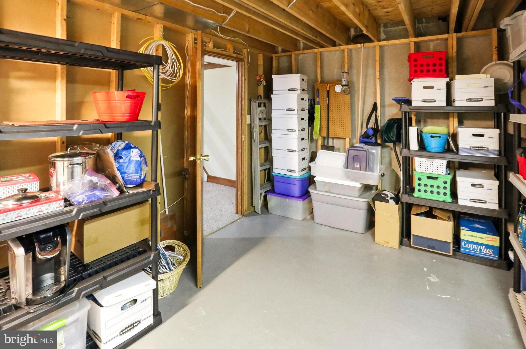 VILLAGE GREEN - Residential