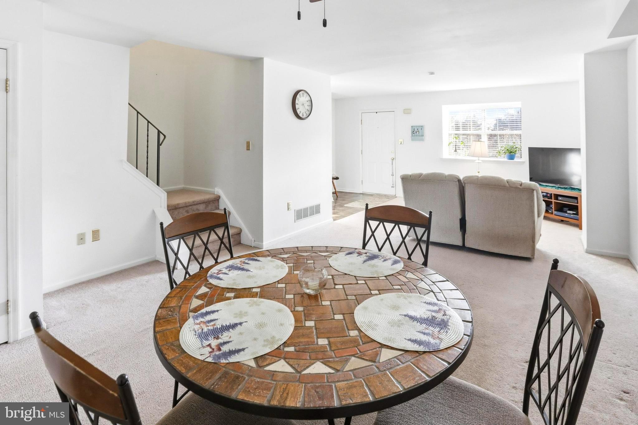 VILLAGE GREEN - Residential