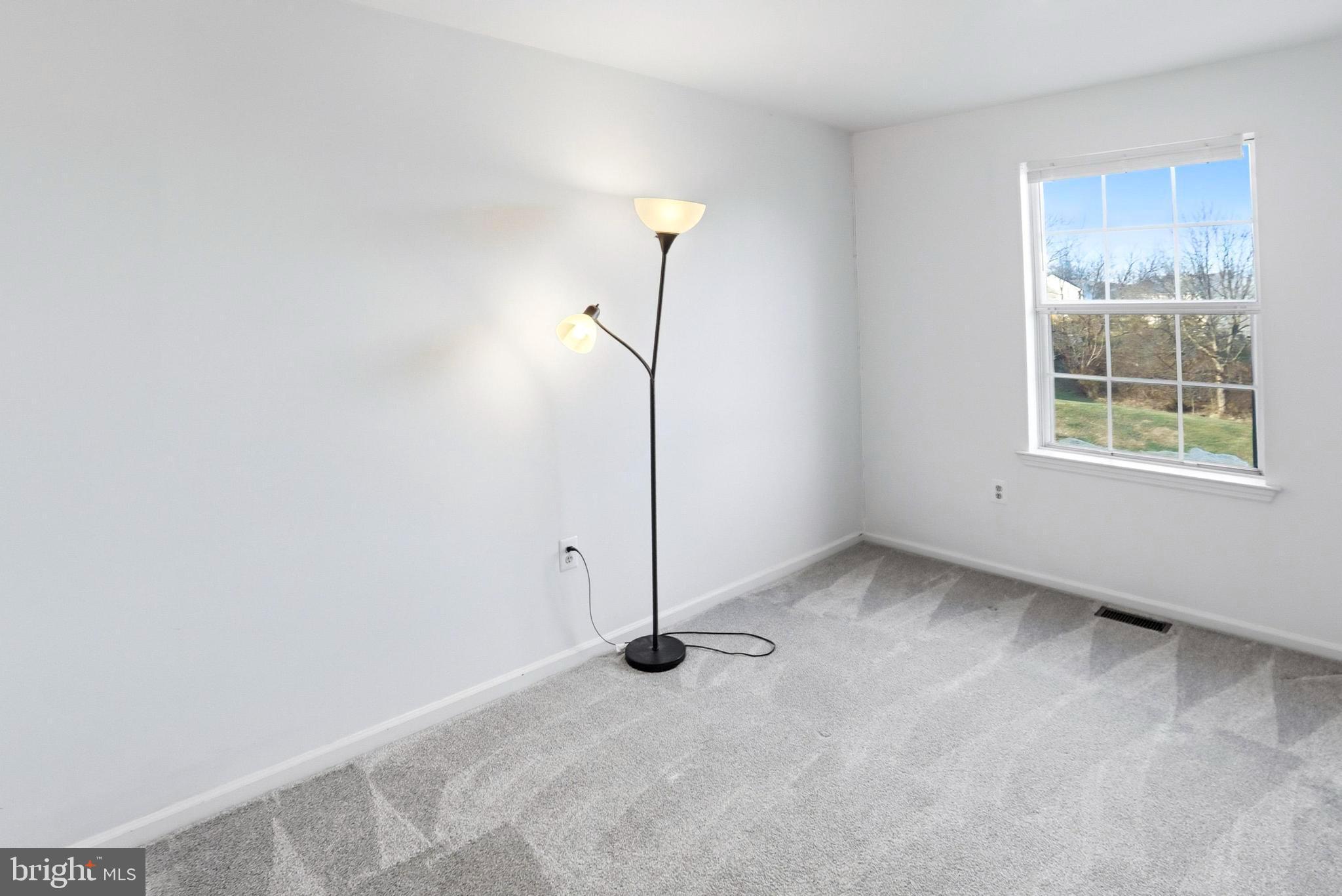 VILLAGE GREEN - Residential