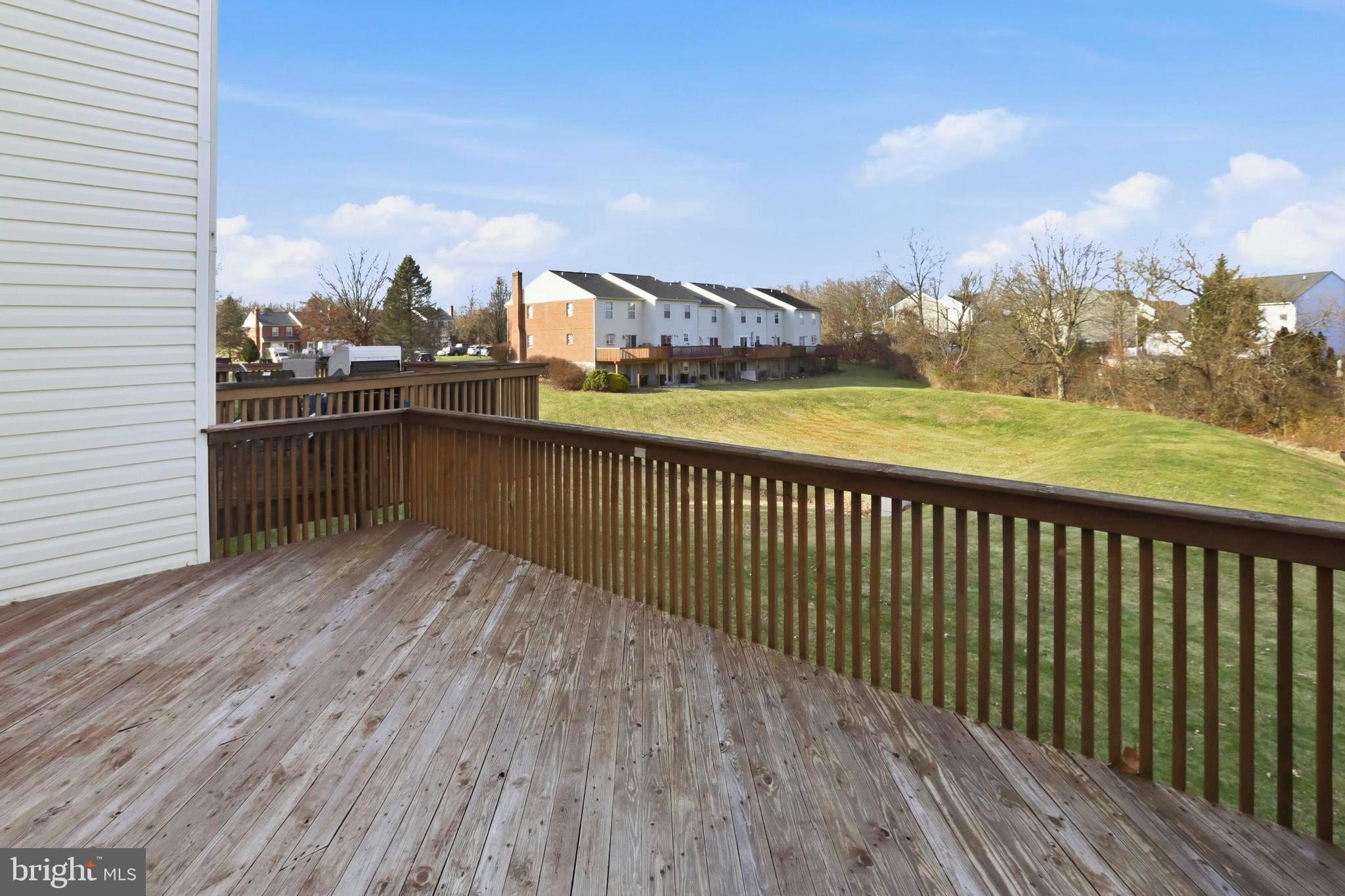 VILLAGE GREEN - Residential