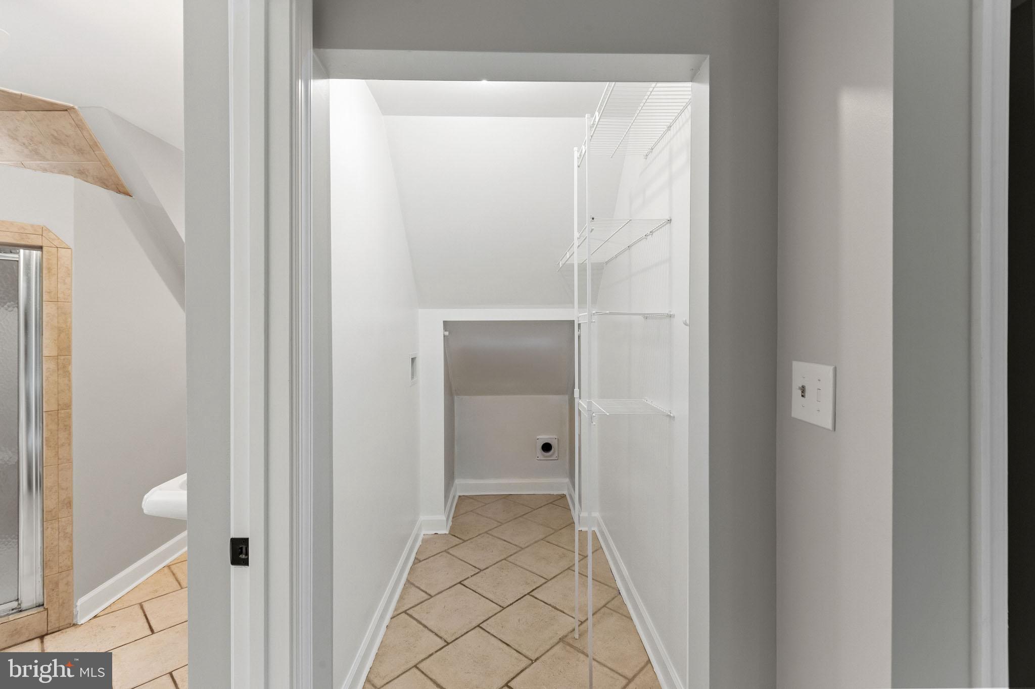 WHITE SANDS - Residential Lease