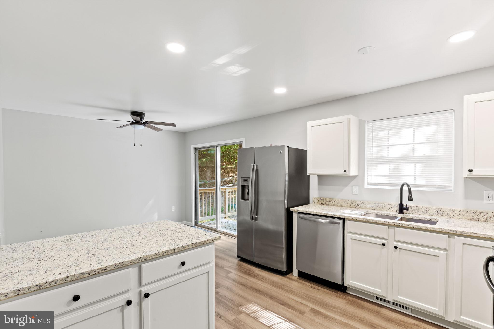 WHITE SANDS - Residential Lease