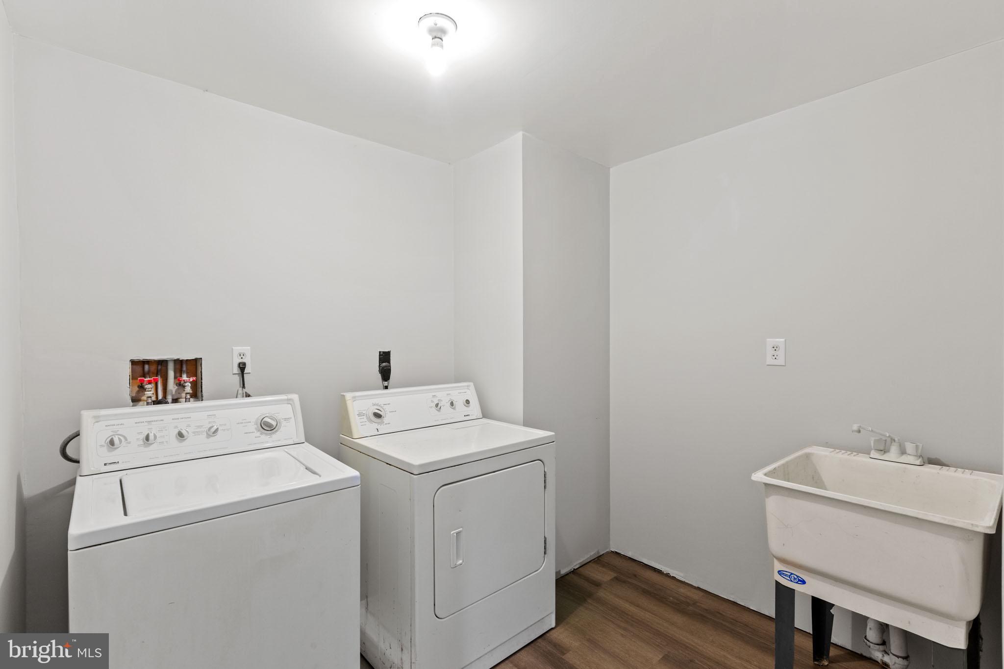 WHITE SANDS - Residential Lease