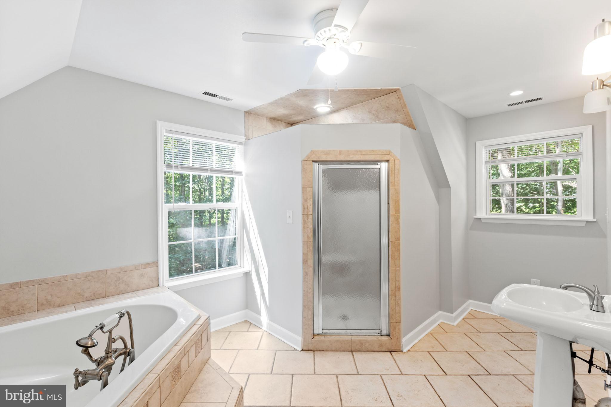 WHITE SANDS - Residential Lease