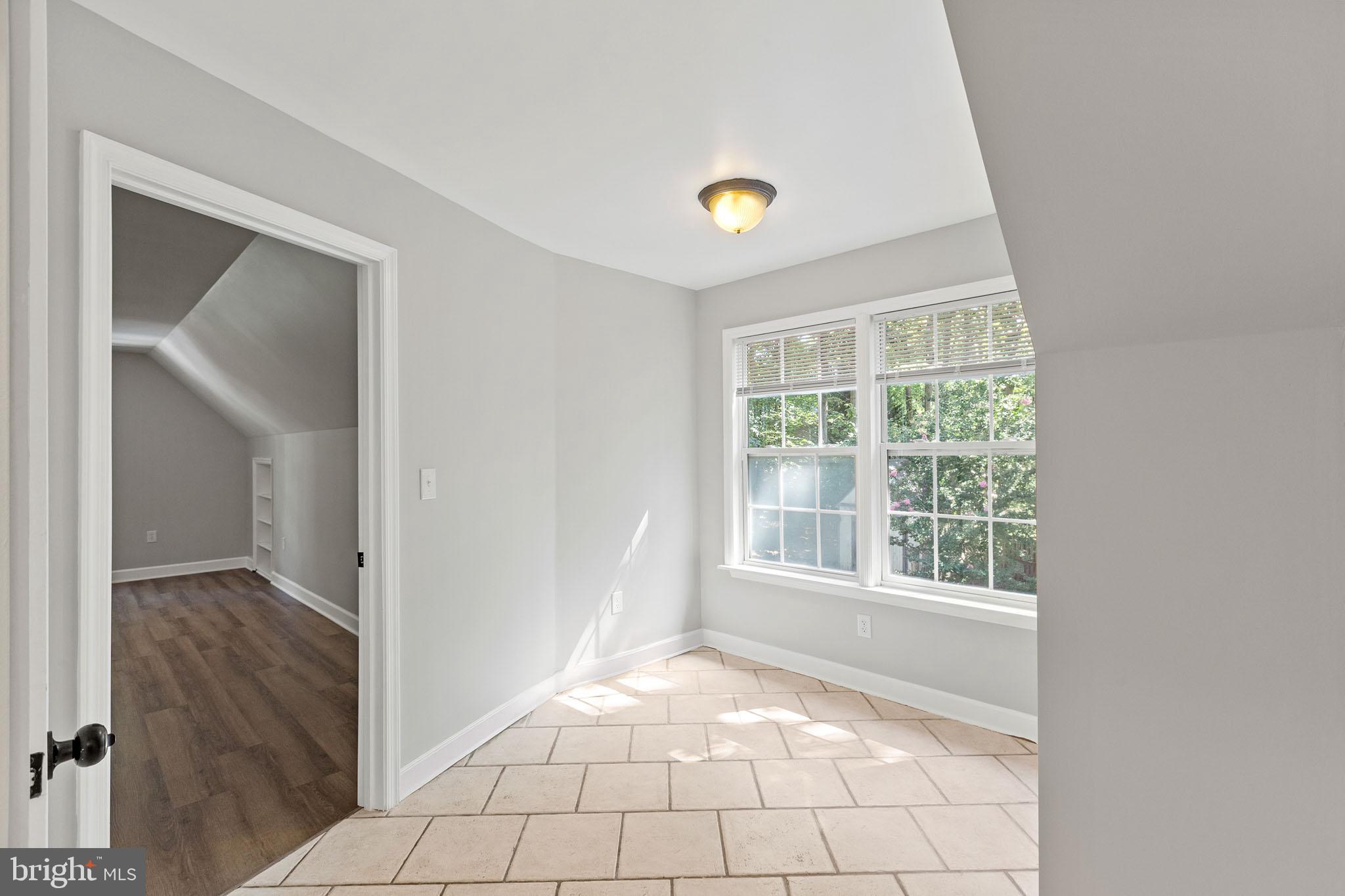 WHITE SANDS - Residential Lease