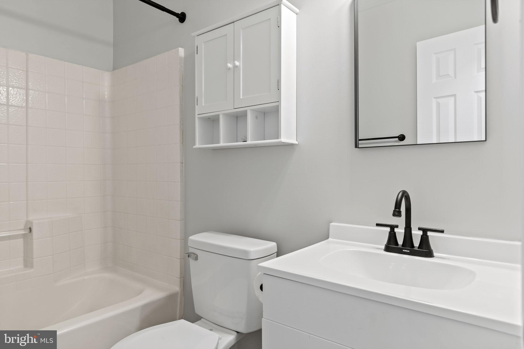 WHITE SANDS - Residential Lease