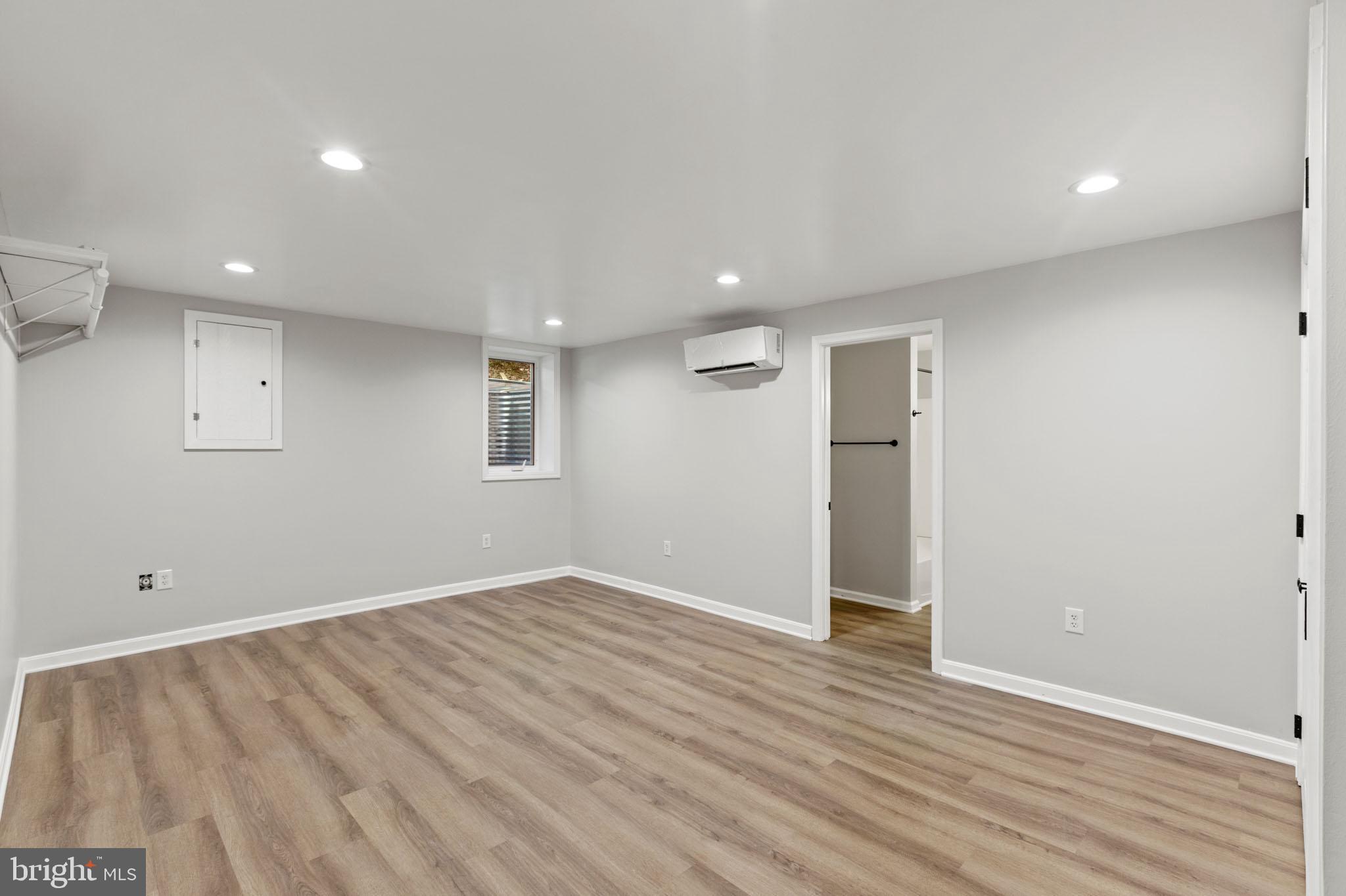 WHITE SANDS - Residential Lease