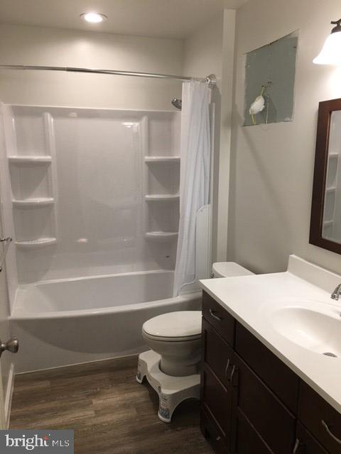 PIMMIT HILLS - Residential Lease