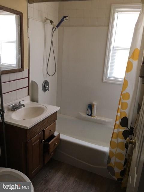 PIMMIT HILLS - Residential Lease