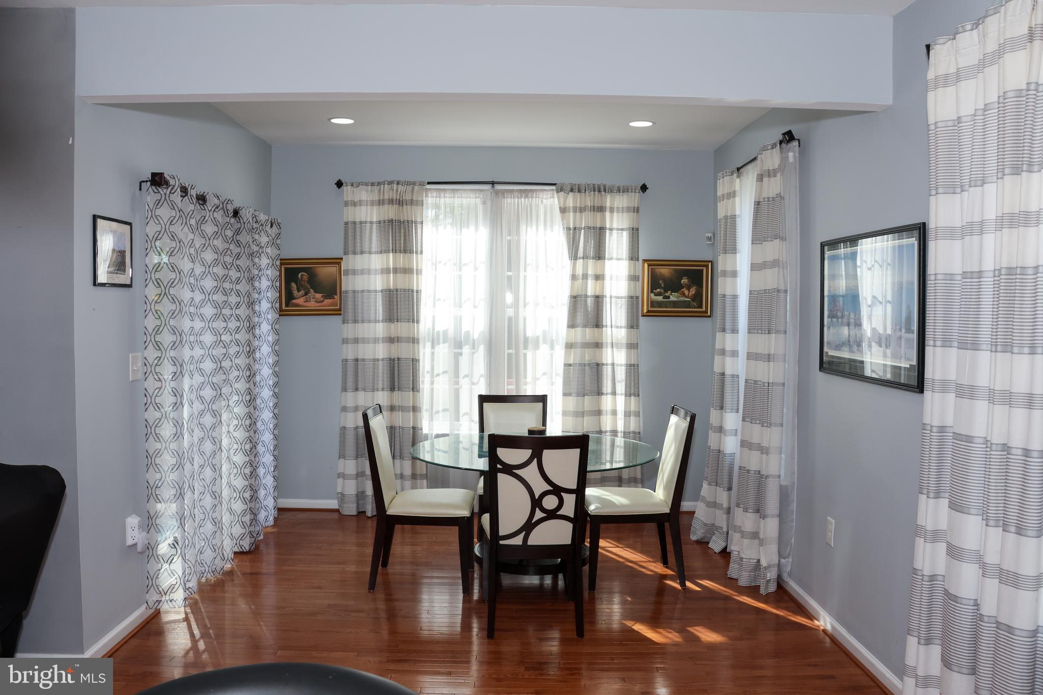 THE VILLAGE OF WASHINGTON TRAIL - Residential