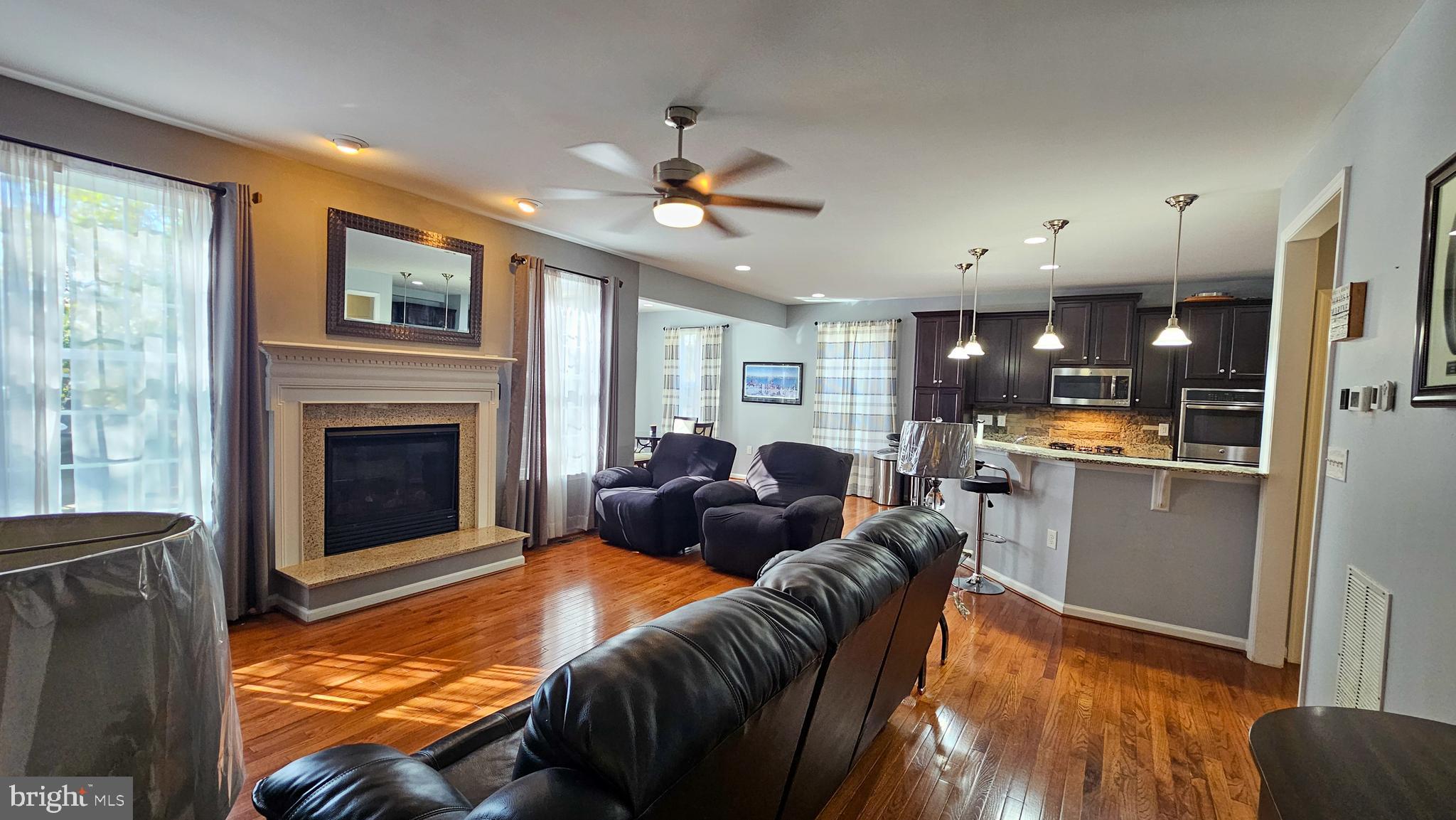 THE VILLAGE OF WASHINGTON TRAIL - Residential