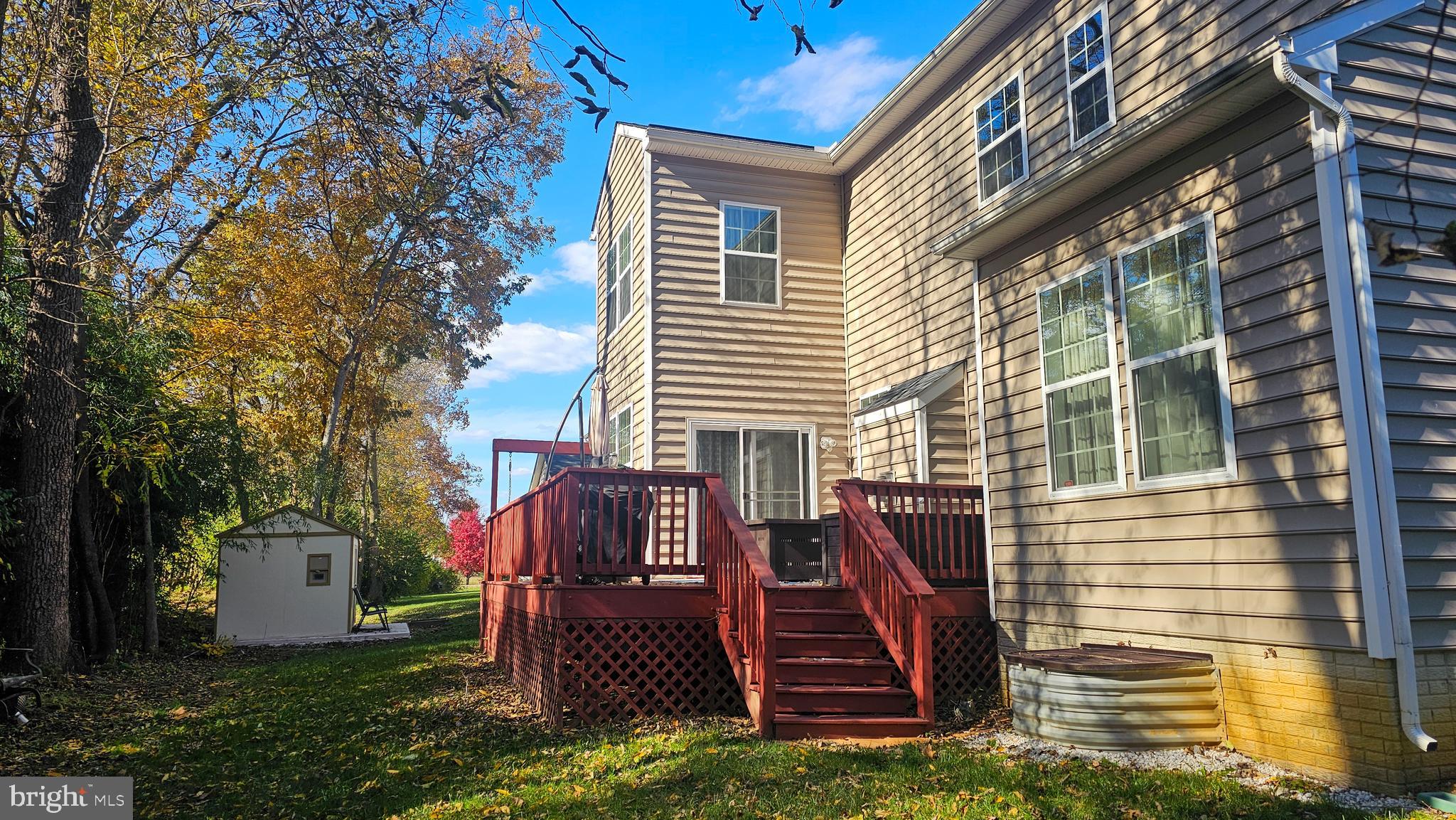 THE VILLAGE OF WASHINGTON TRAIL - Residential