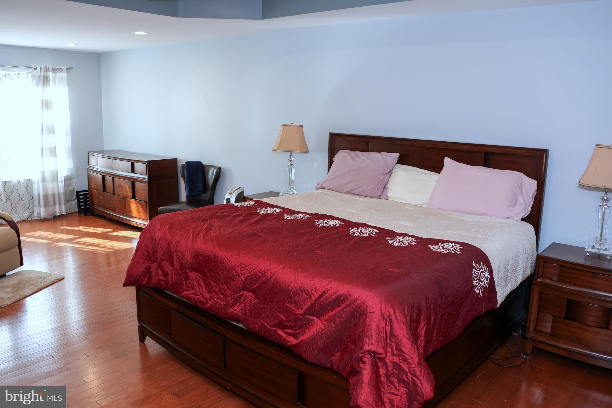 THE VILLAGE OF WASHINGTON TRAIL - Residential