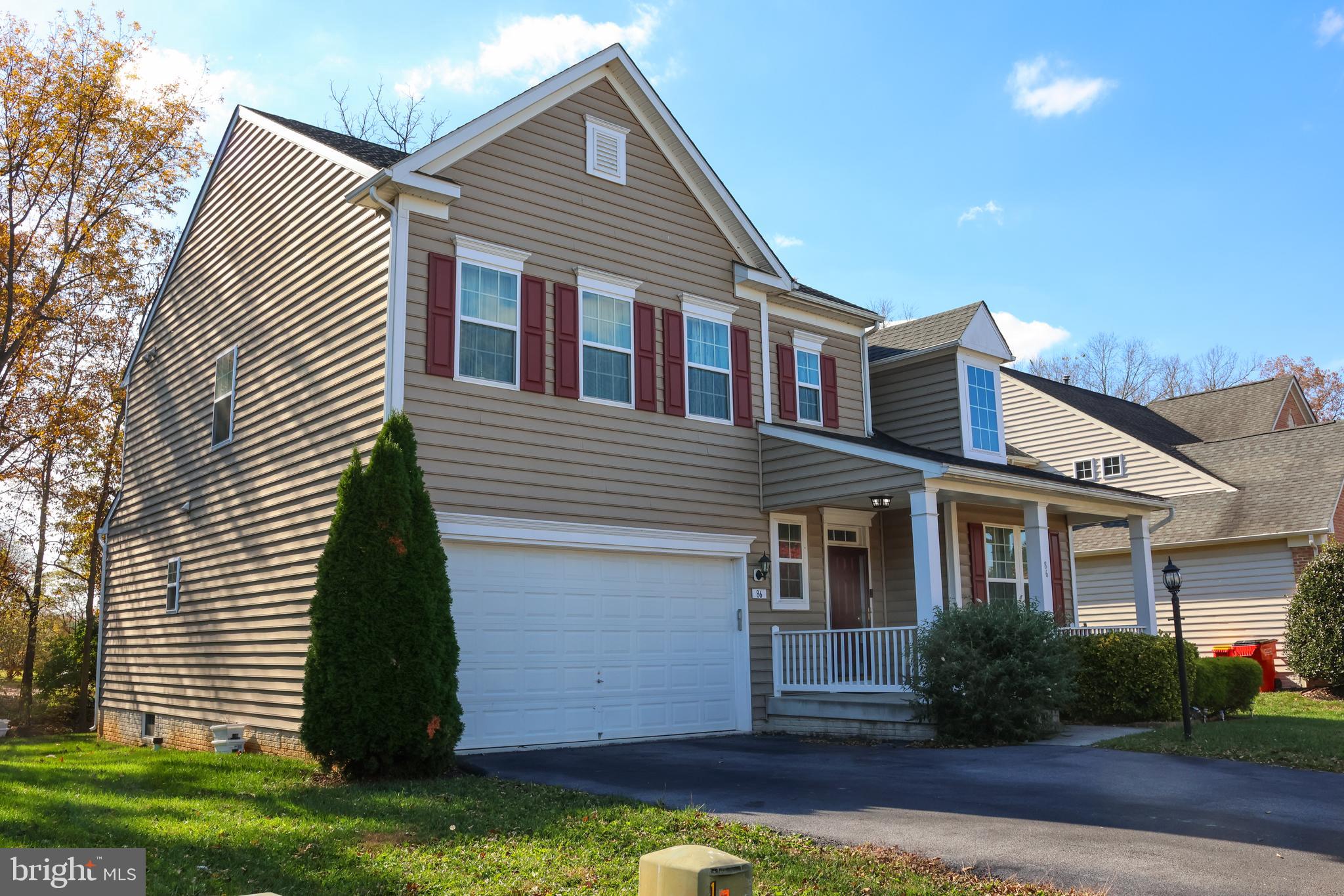 THE VILLAGE OF WASHINGTON TRAIL - Residential