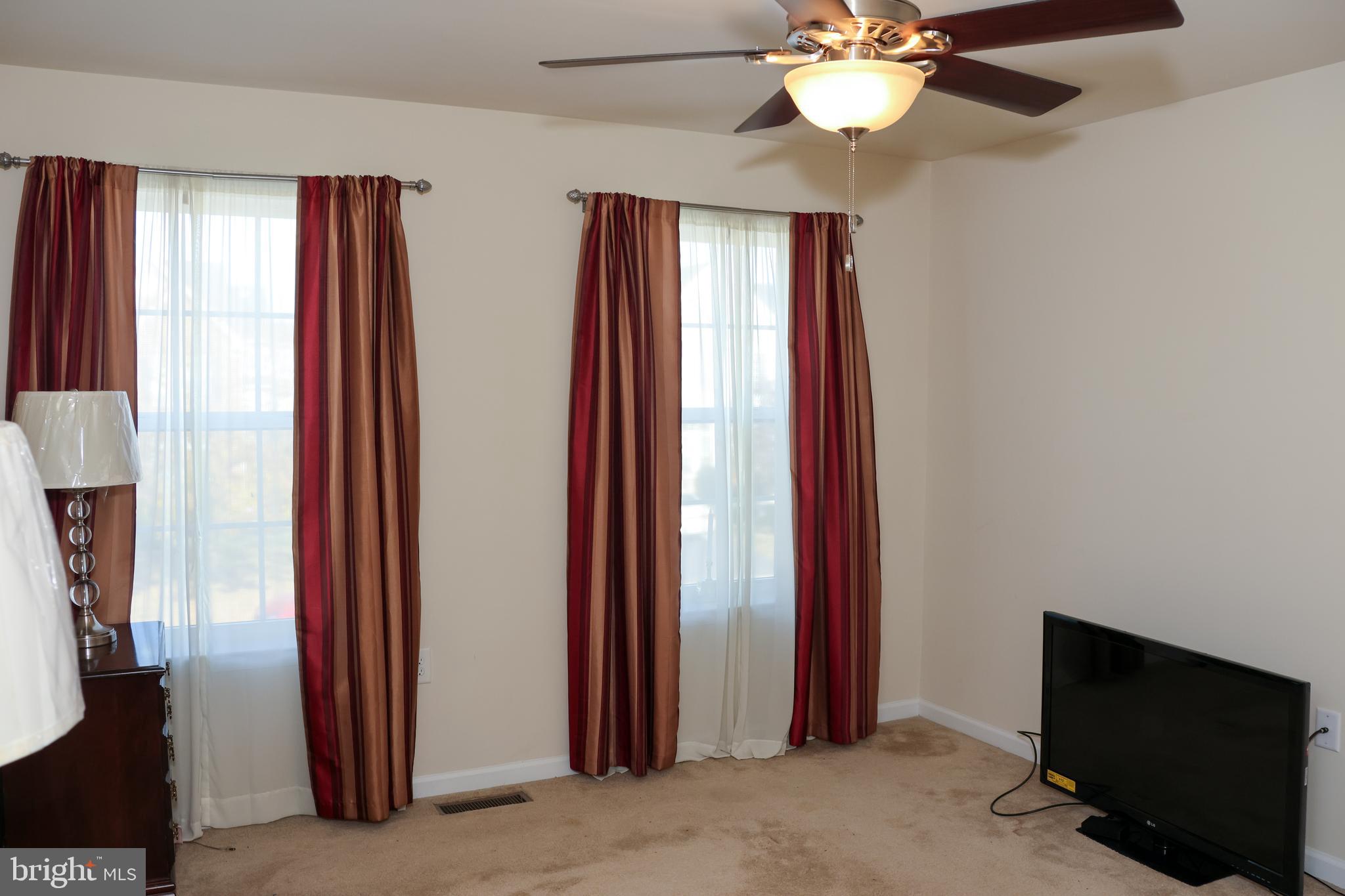 THE VILLAGE OF WASHINGTON TRAIL - Residential