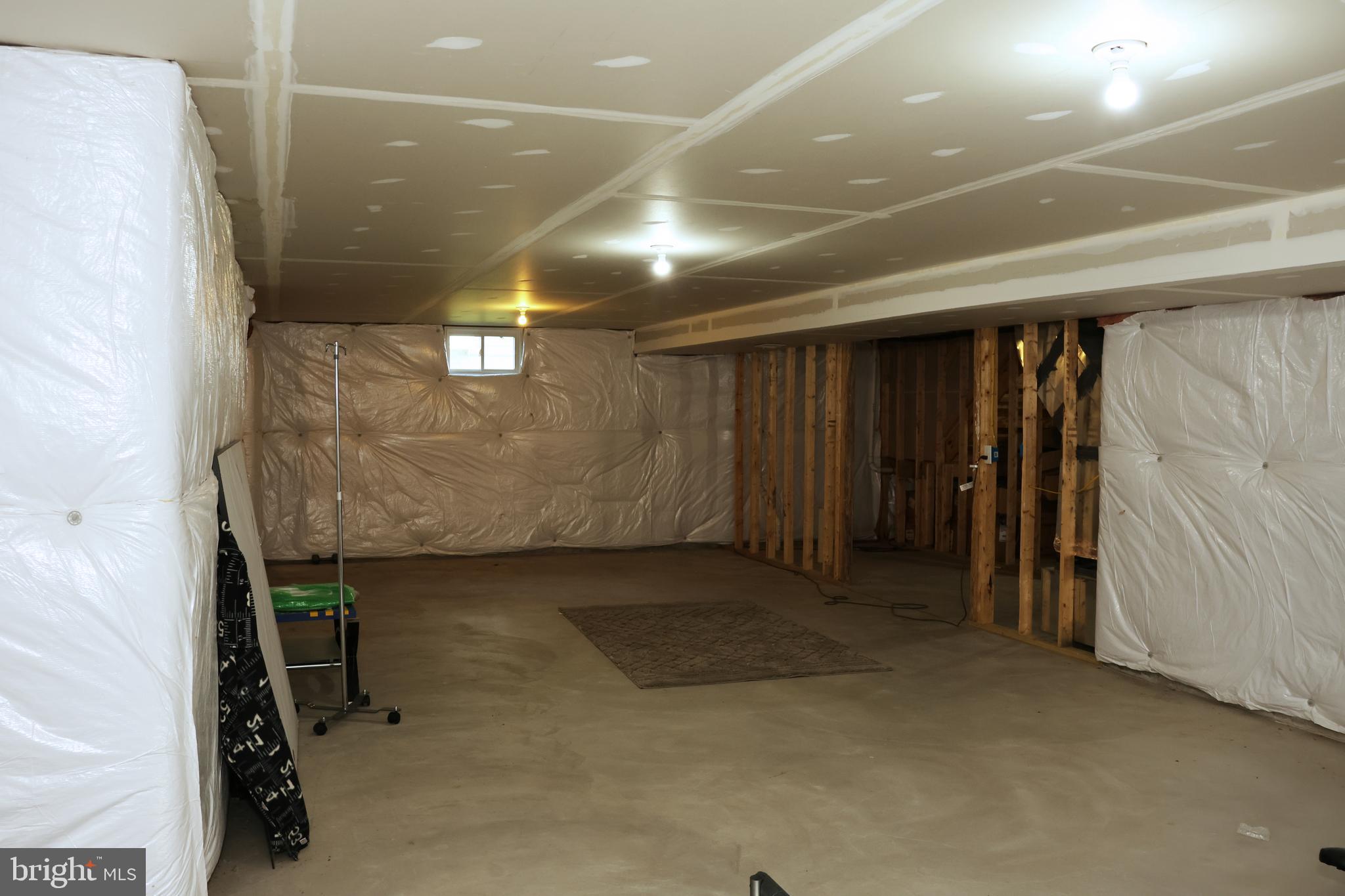 THE VILLAGE OF WASHINGTON TRAIL - Residential