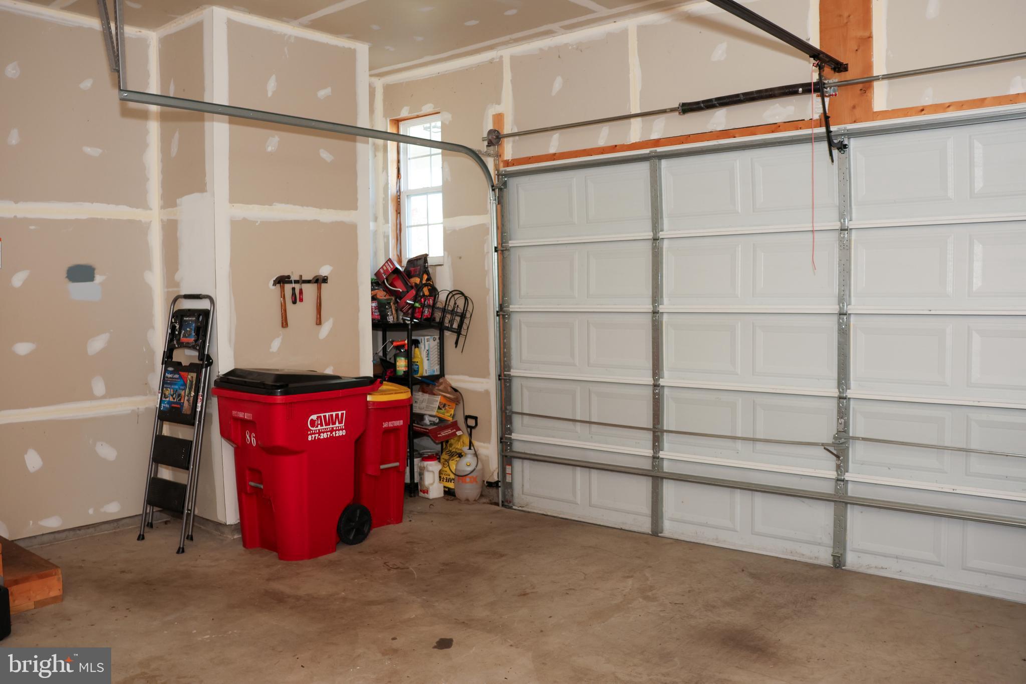 THE VILLAGE OF WASHINGTON TRAIL - Residential